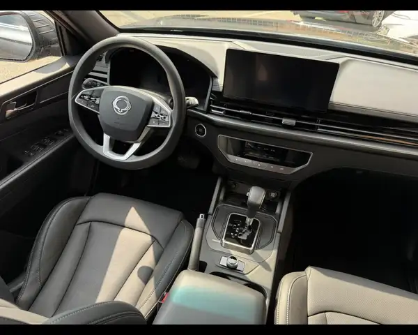 KGM Rexton view 12
