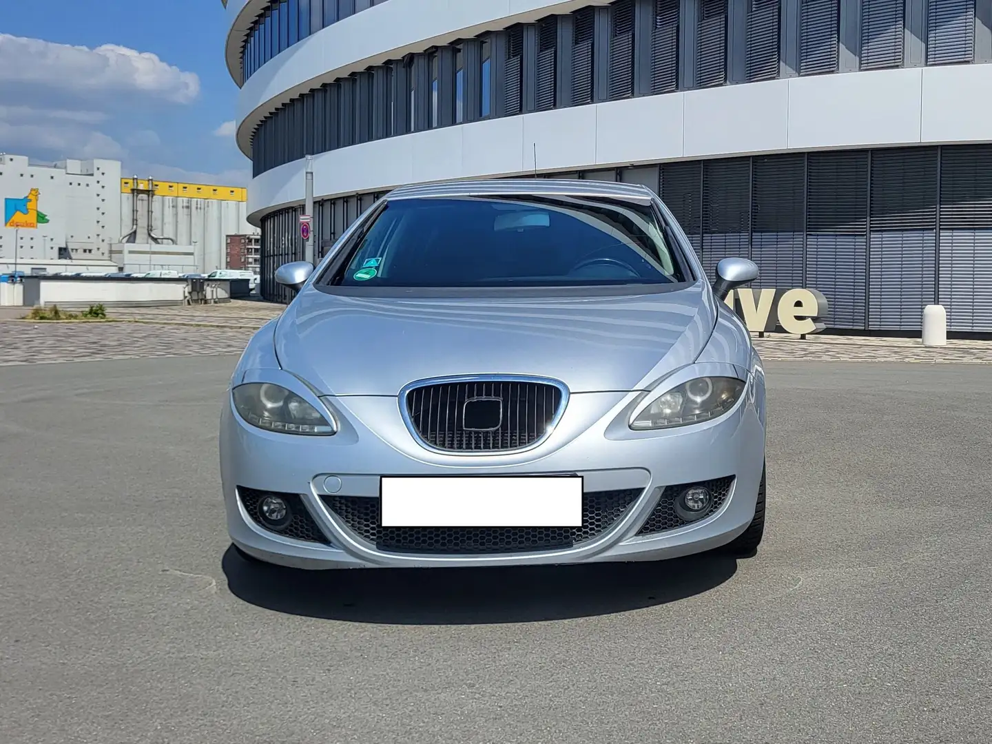 SEAT Leon Leon 2.0 FSI Reference Silber - 2