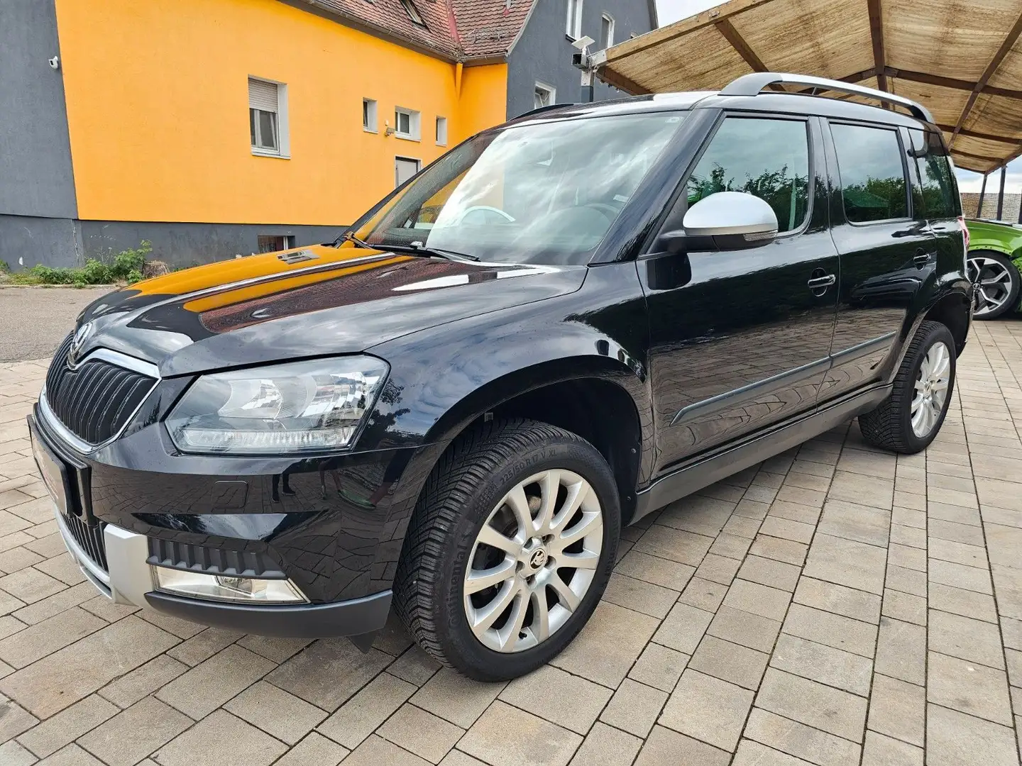 Skoda Yeti Ambition Outdoor 4x4 Schwarz - 2