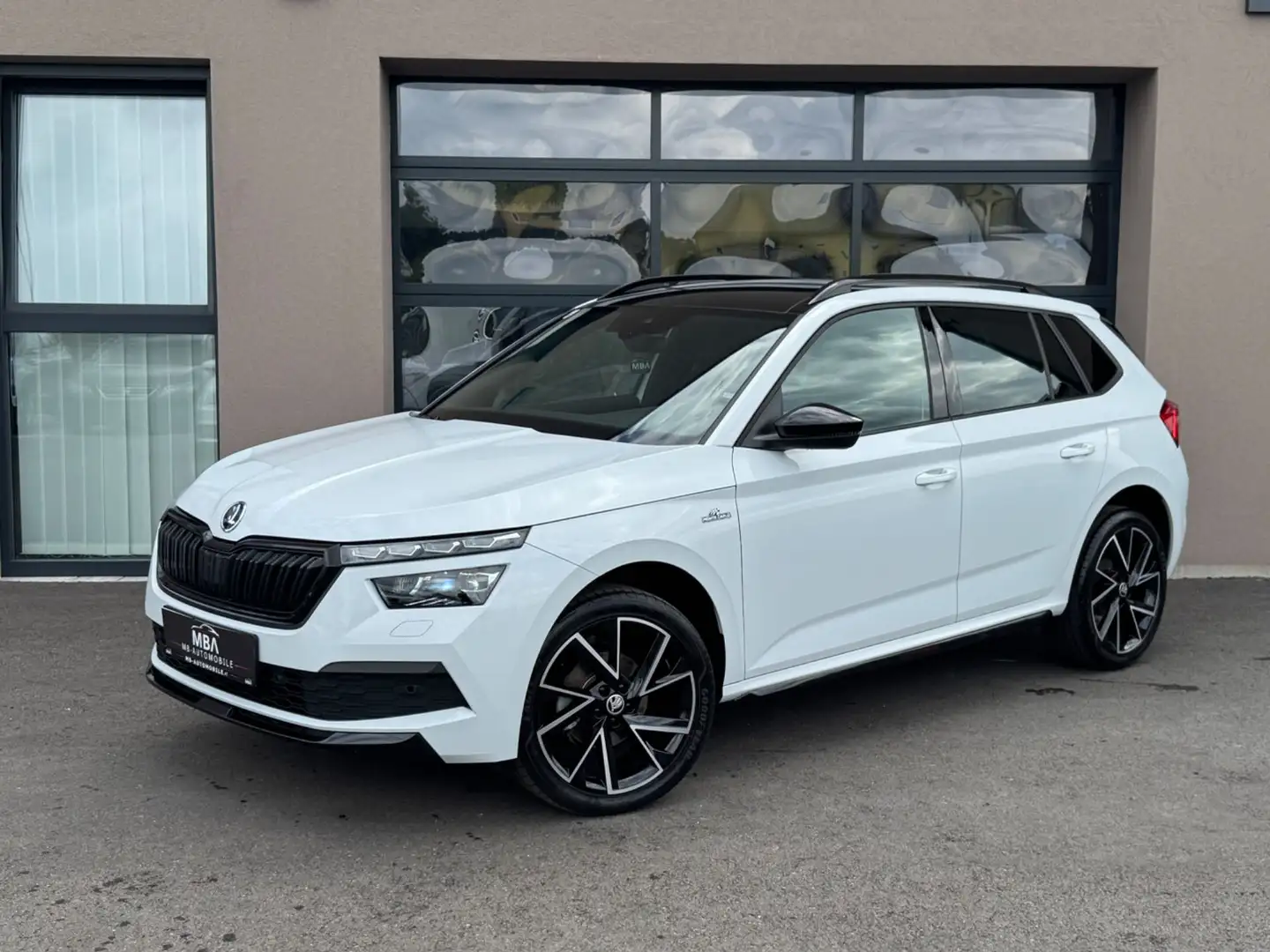 Skoda Kamiq 1,0 TSI Monte Carlo | GLASDACH | AHK | KAMERA | m Weiß - 1