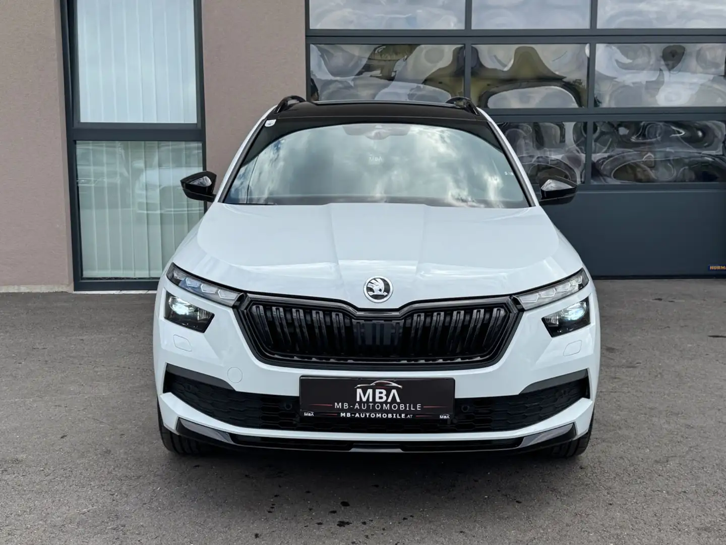 Skoda Kamiq 1,0 TSI Monte Carlo | GLASDACH | AHK | KAMERA | m Weiß - 2