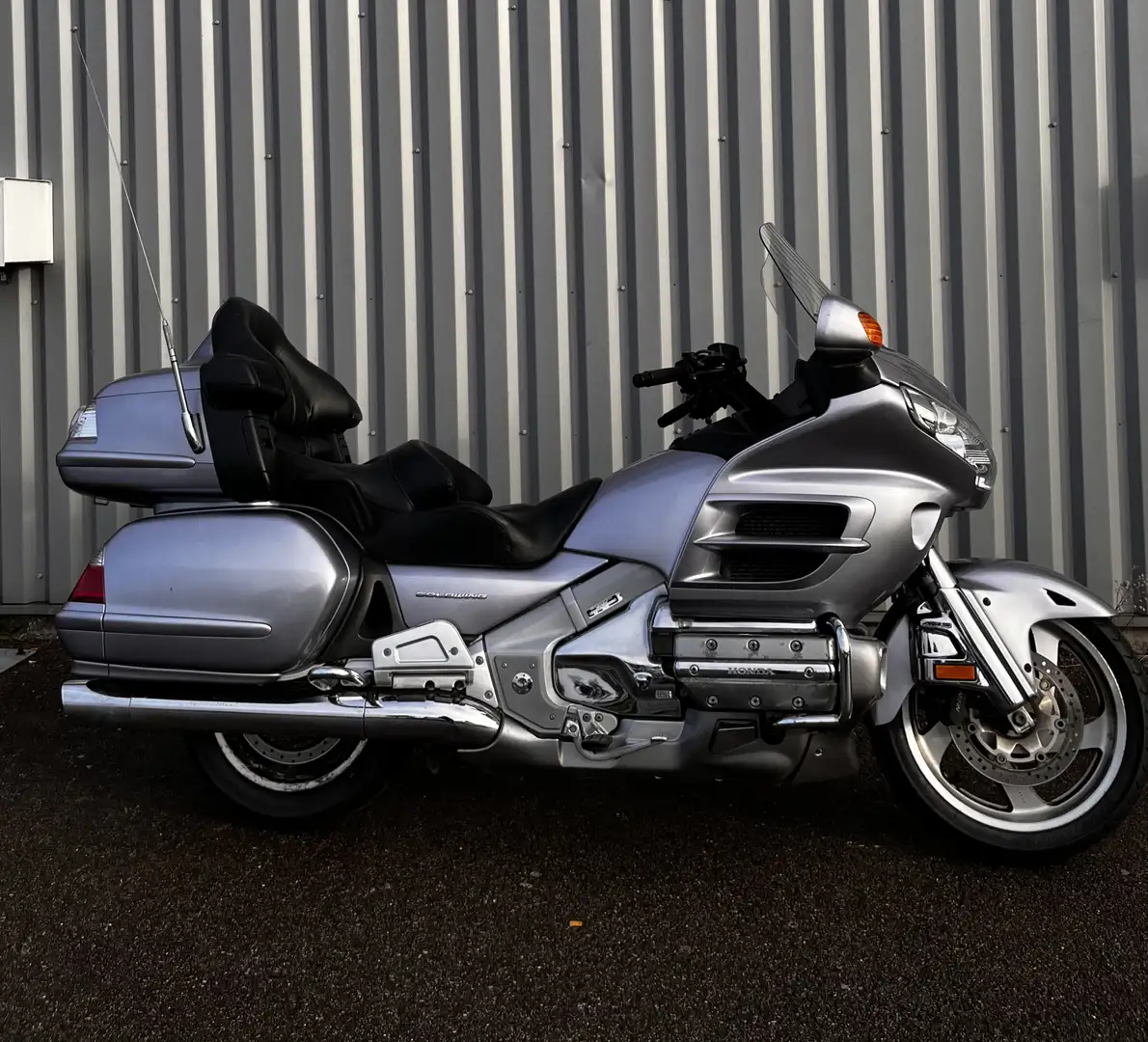 Honda Gold Wing Argent - 1
