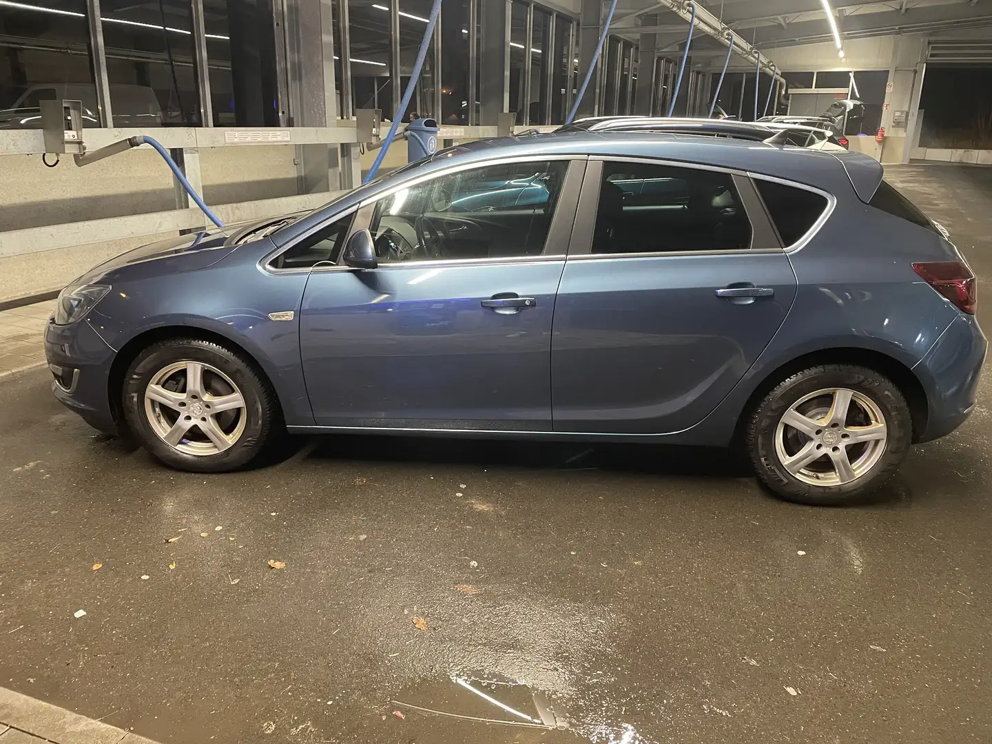 Opel Astra Exklusiv Blau - 2