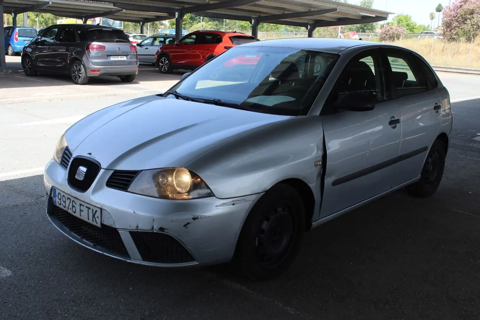 SEAT Ibiza 1.4TDI Ecomotive Silber - 2