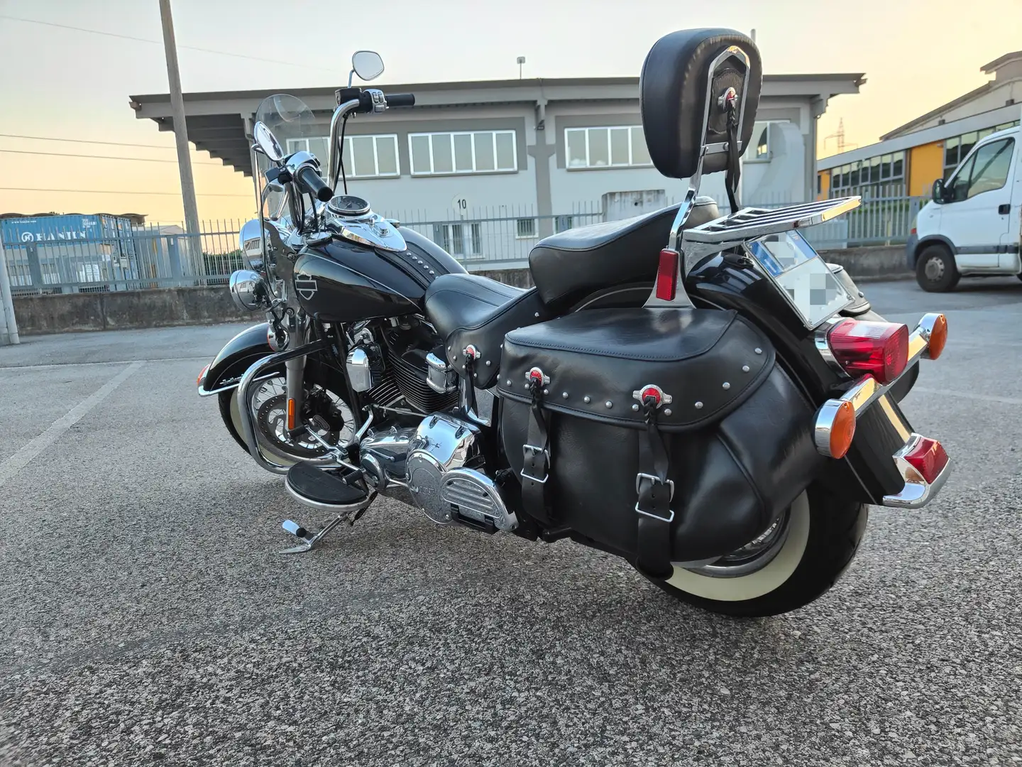 Harley-Davidson Softail Heritage Classic  FLSTC Černá - 2