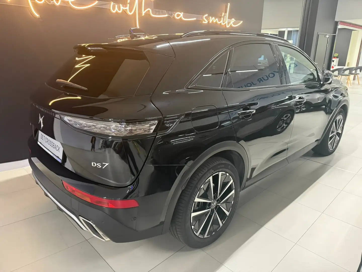 DS Automobiles DS 7 DS7 E-TENSE OPERA 225pk Zwart - 2