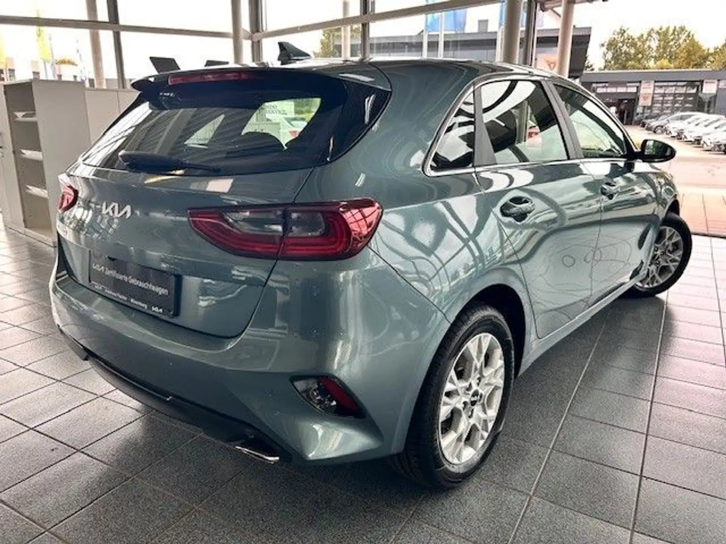 Kia Ceed / cee'd 1.5 T Grau - 2