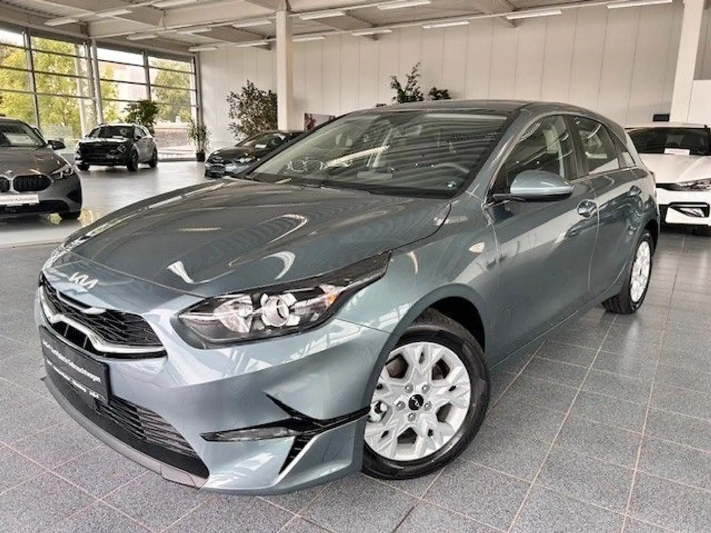 Kia Ceed / cee'd 1.5 T Grau - 1