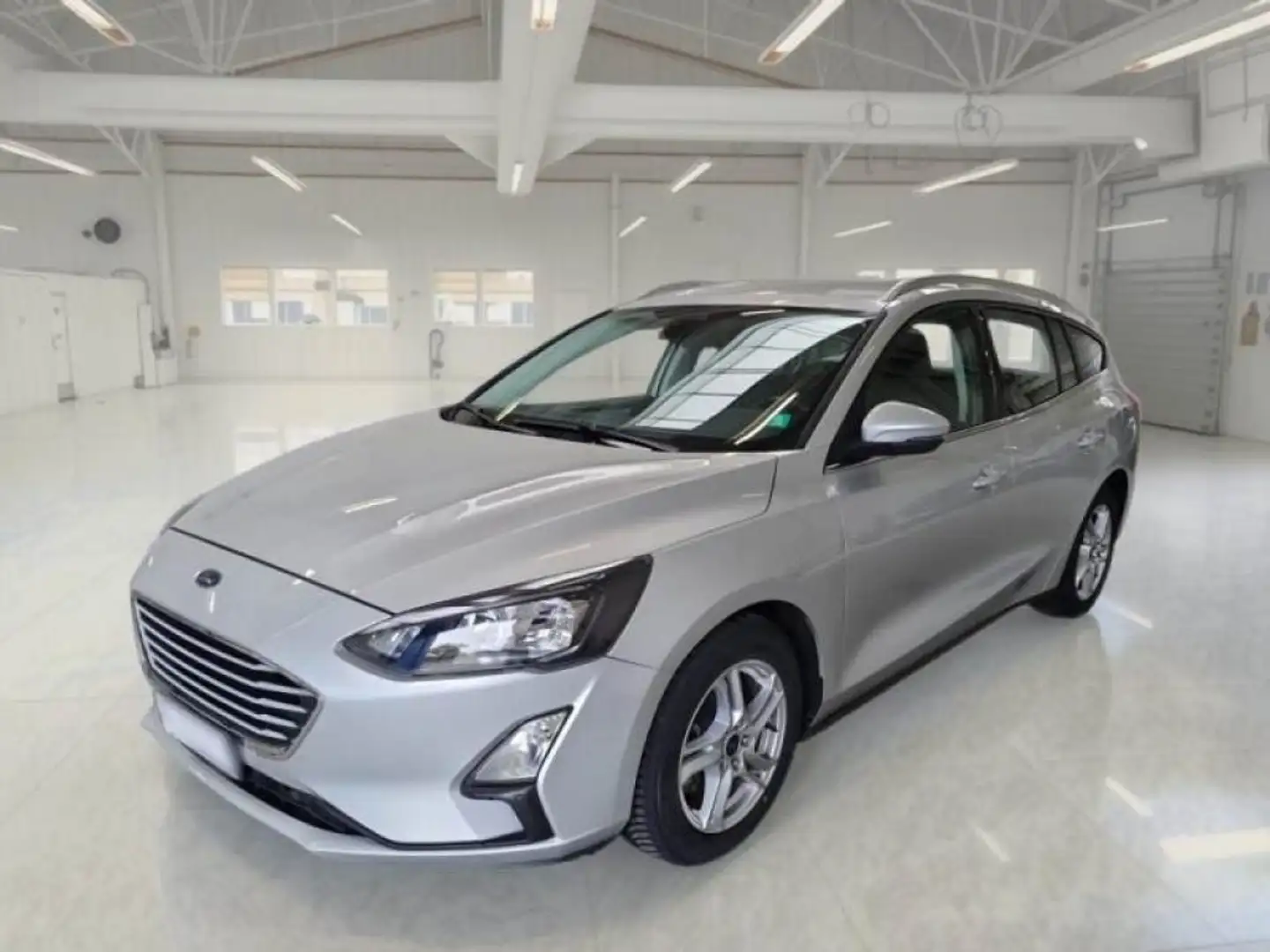 Ford Focus 1.5 EcoBlue 120 CV SW Business Plateado - 2