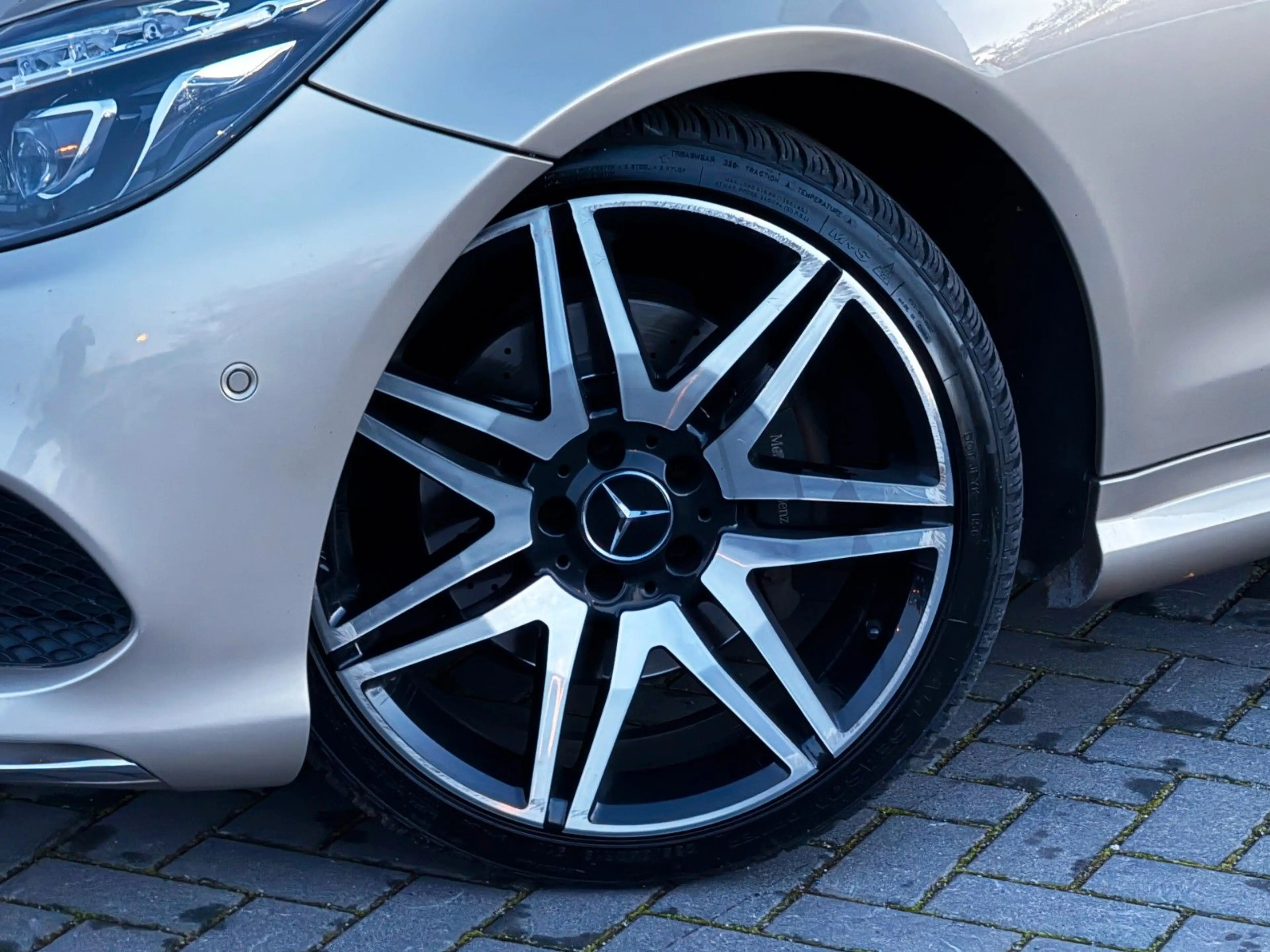 Mercedes-Benz E 350 d Cabrio BlueTec DISTR.AMG-LINE 360GRAD — photo 8