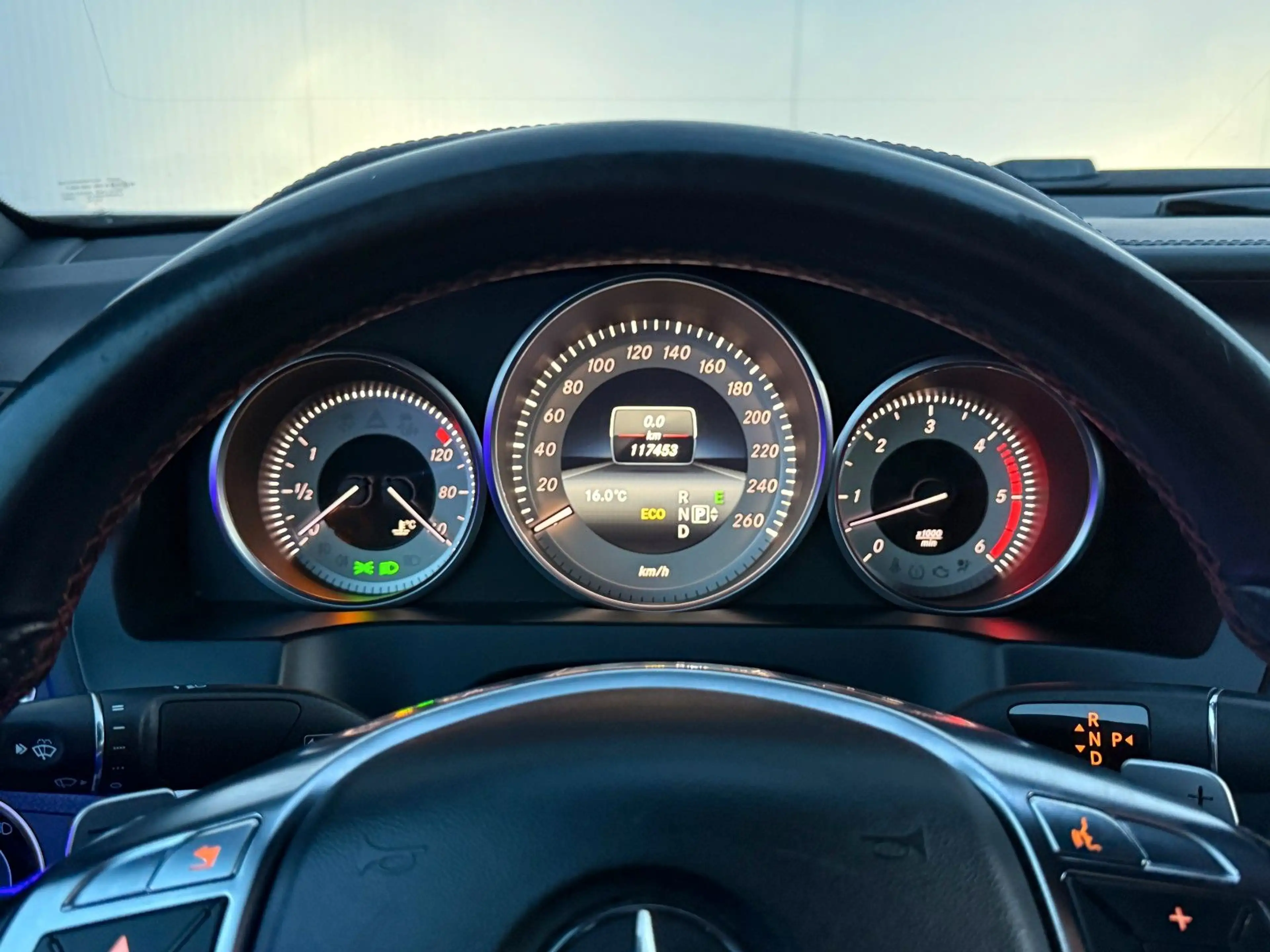 Mercedes-Benz E 350 d Cabrio BlueTec DISTR.AMG-LINE 360GRAD — photo 10