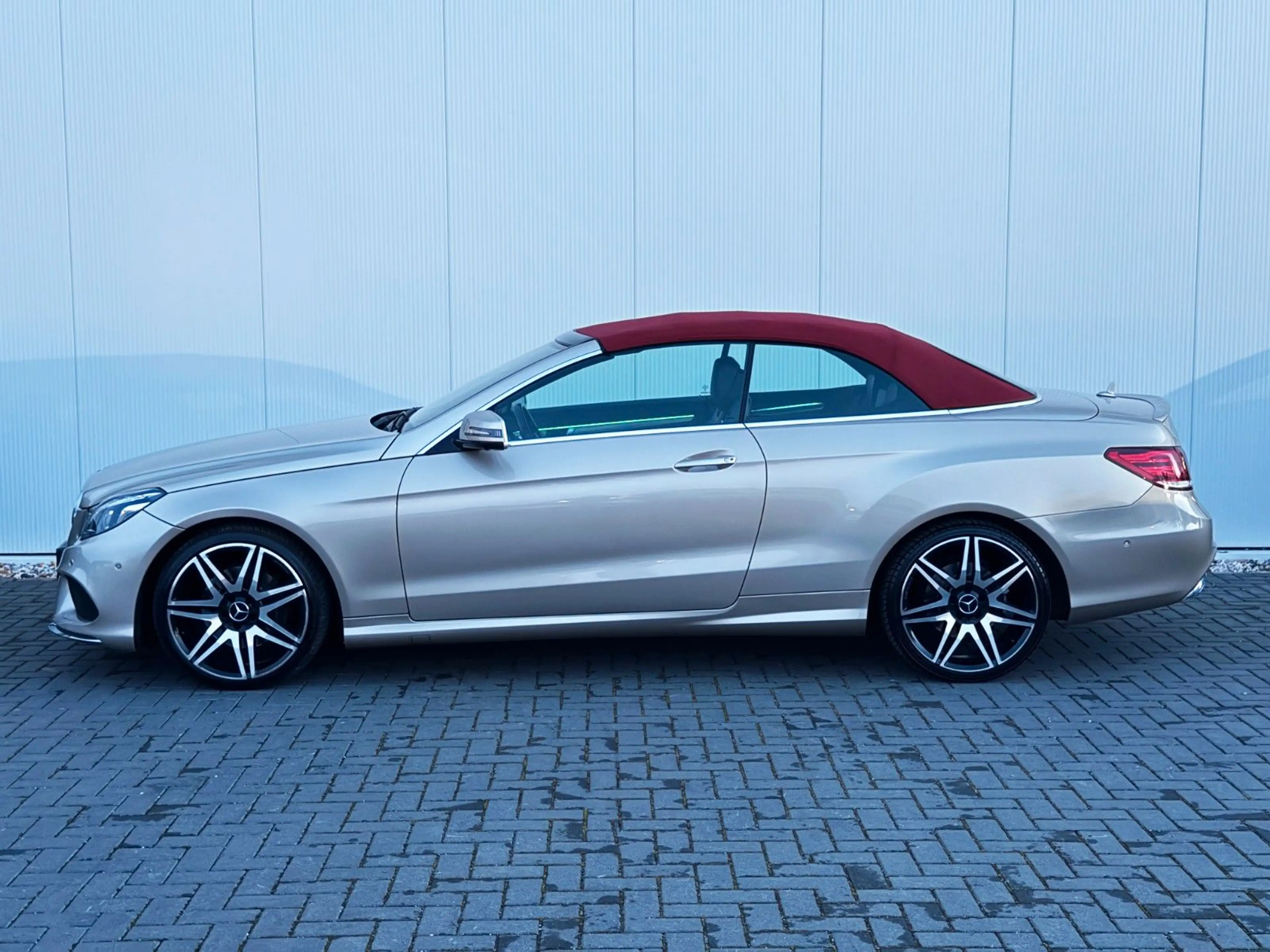 Mercedes-Benz E 350 d Cabrio BlueTec DISTR.AMG-LINE 360GRAD — photo 6