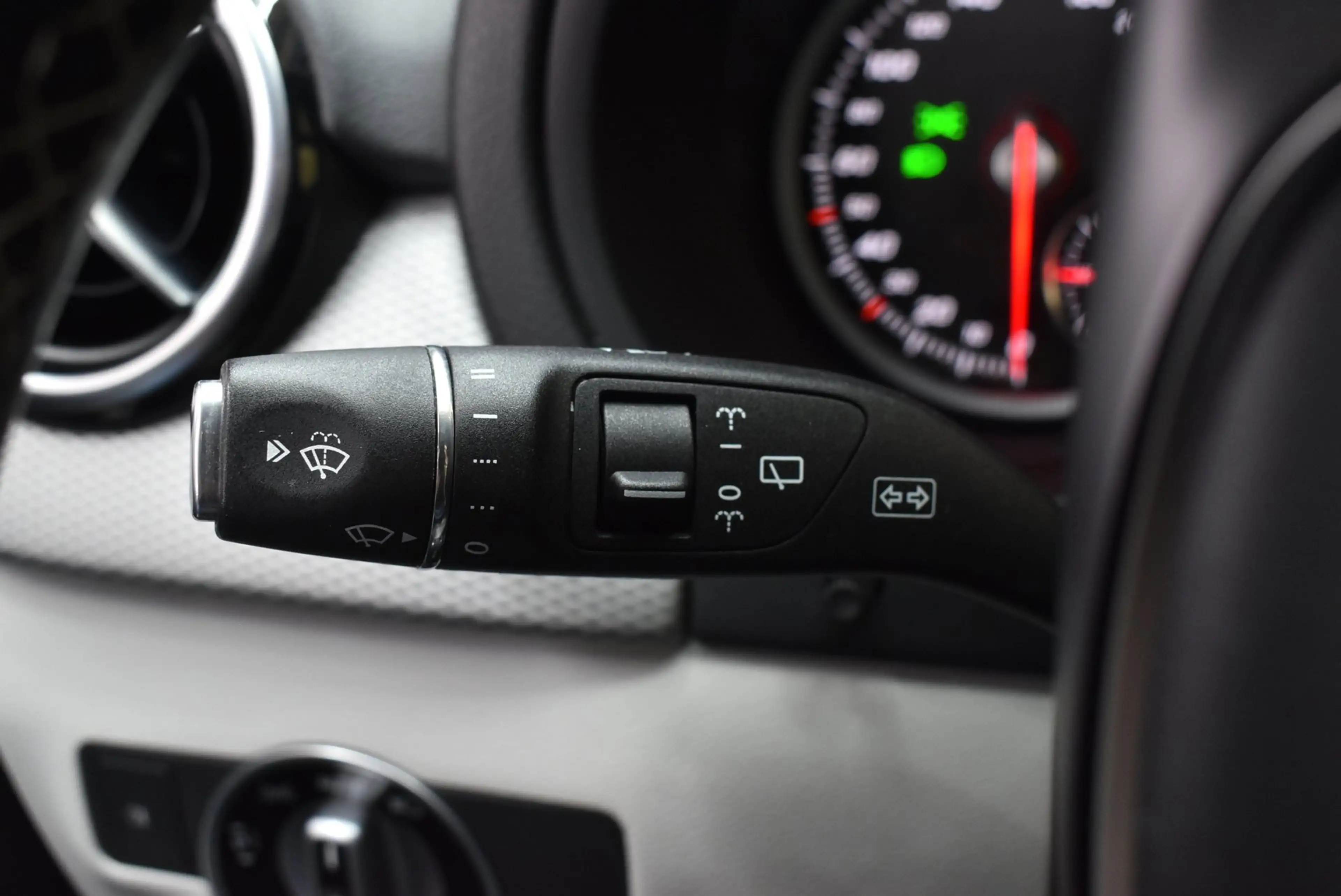 Mercedes-Benz B 200 Prestige 78dkm Trekhaak LED Leer Cruise Navi Clima — photo 33