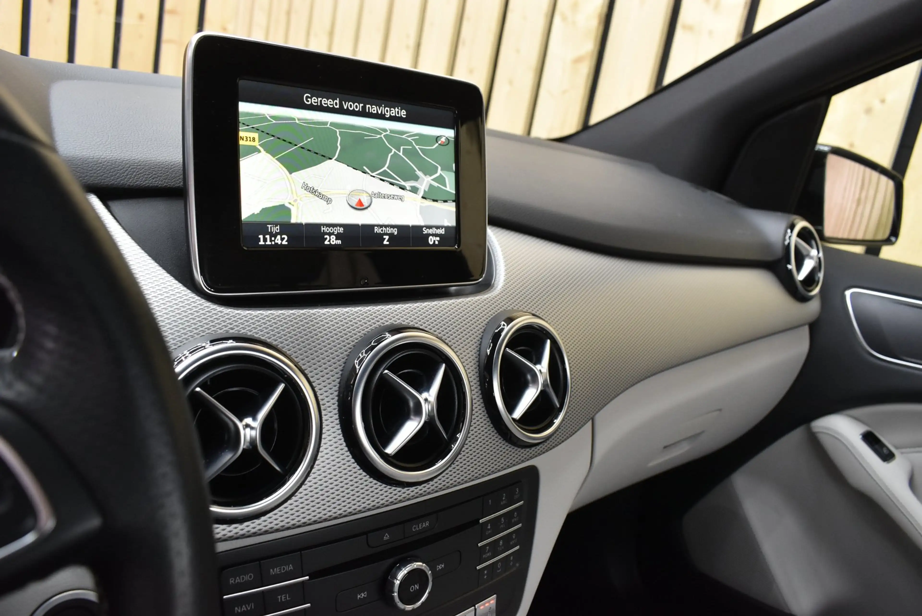 Mercedes-Benz B 200 Prestige 78dkm Trekhaak LED Leer Cruise Navi Clima — photo 37