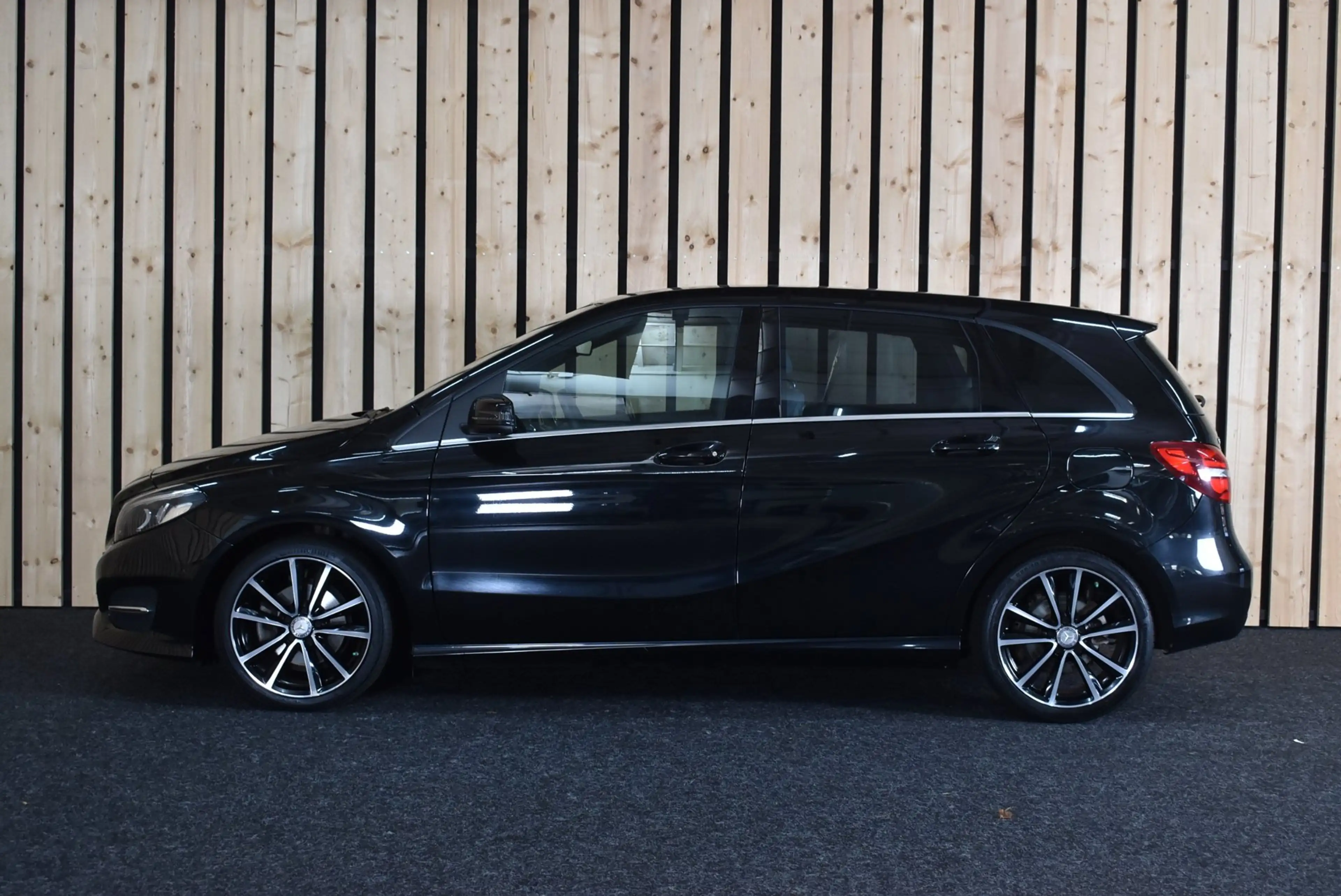 Mercedes-Benz B 200 Prestige 78dkm Trekhaak LED Leer Cruise Navi Clima — photo 6