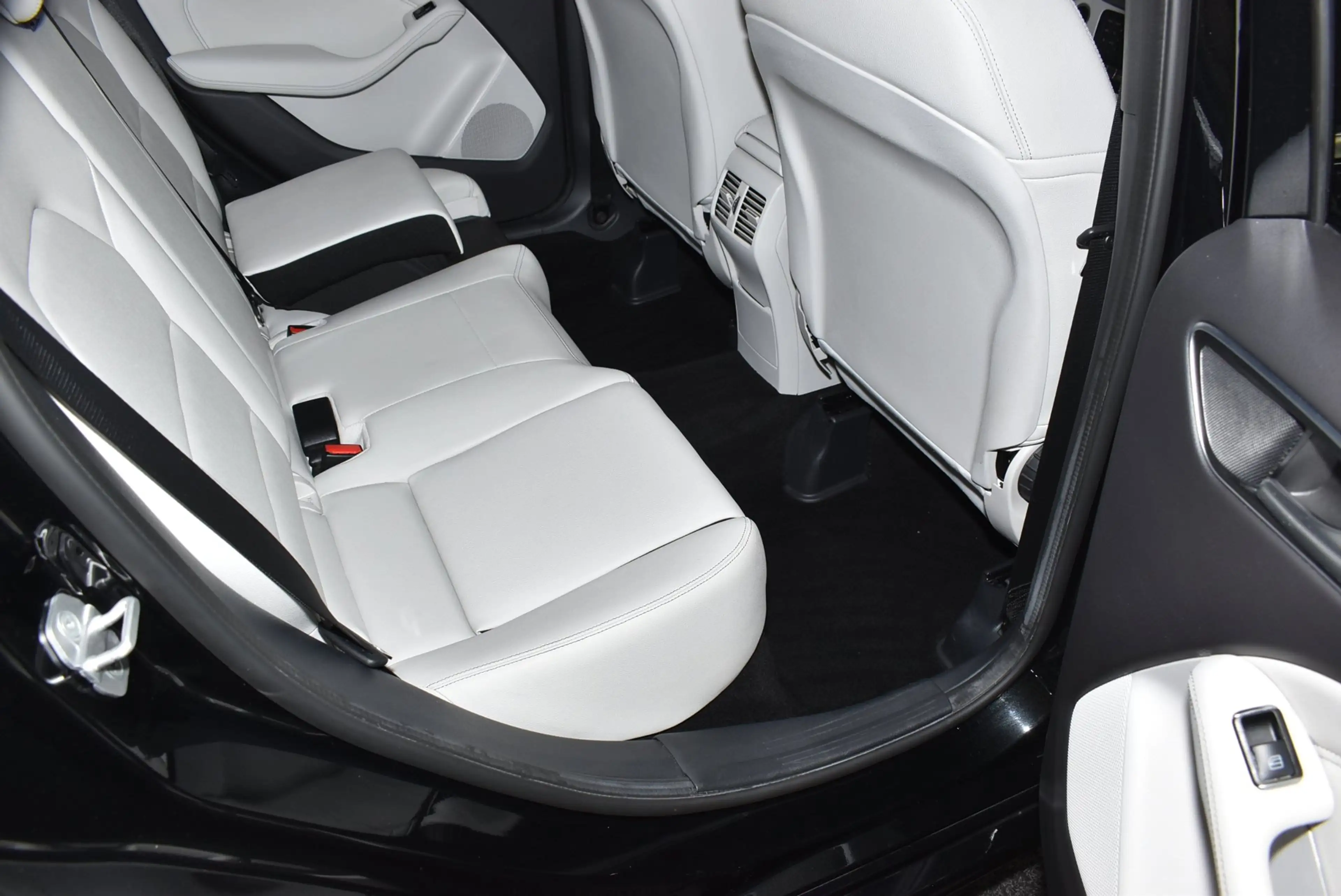 Mercedes-Benz B 200 Prestige 78dkm Trekhaak LED Leer Cruise Navi Clima — photo 45