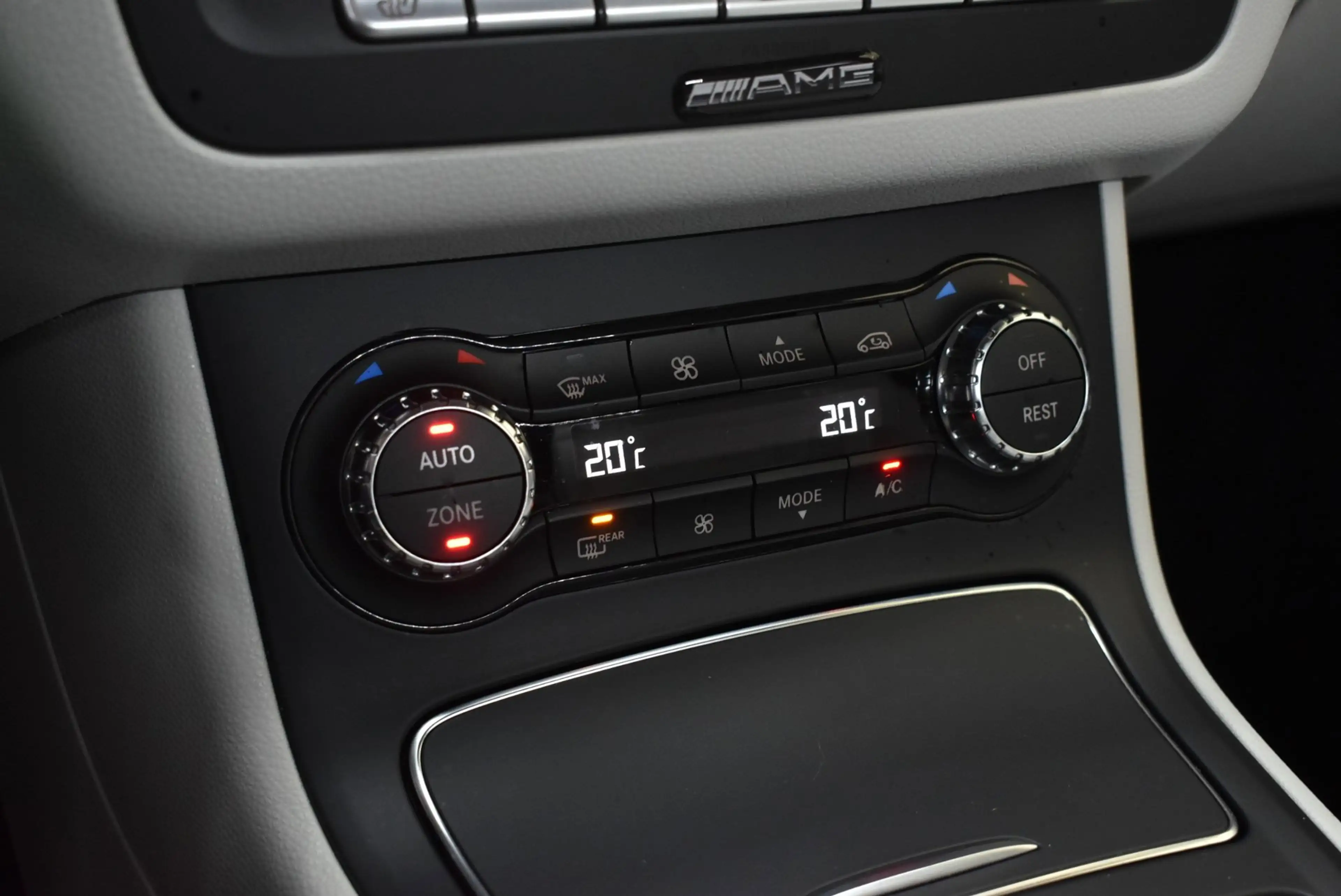 Mercedes-Benz B 200 Prestige 78dkm Trekhaak LED Leer Cruise Navi Clima — photo 42