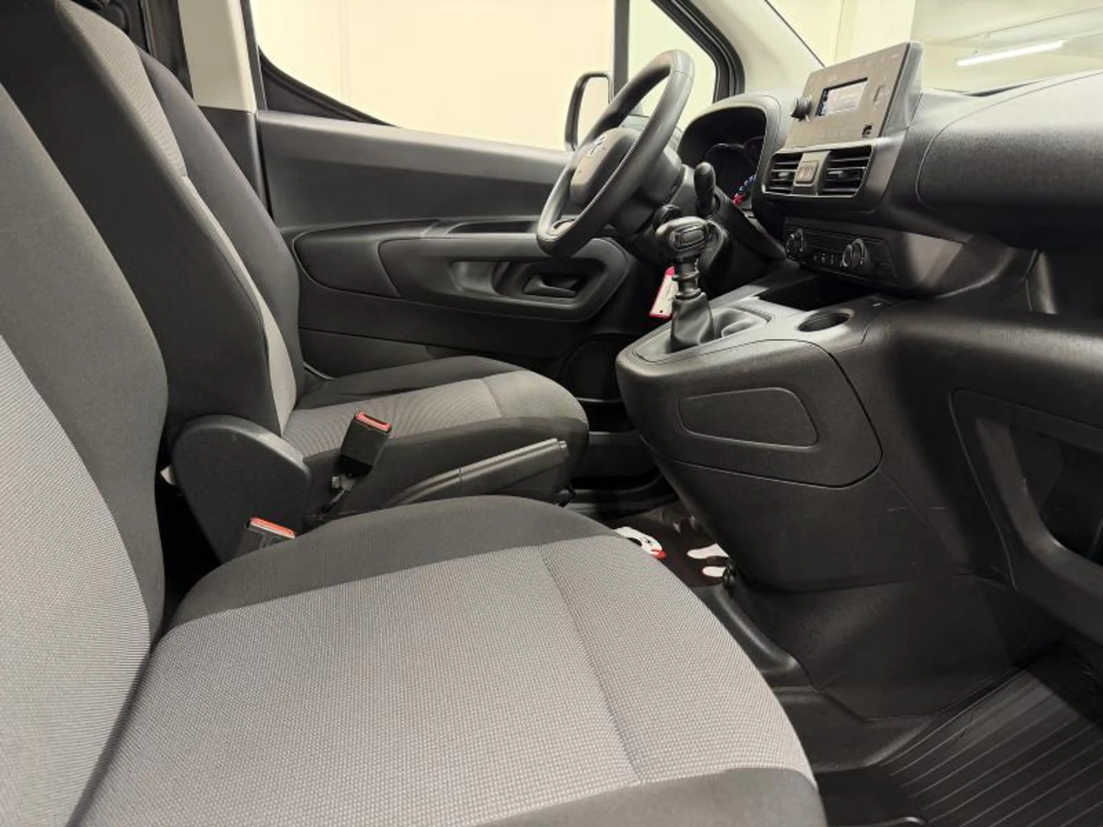 Toyota Proace City Active — photo 9