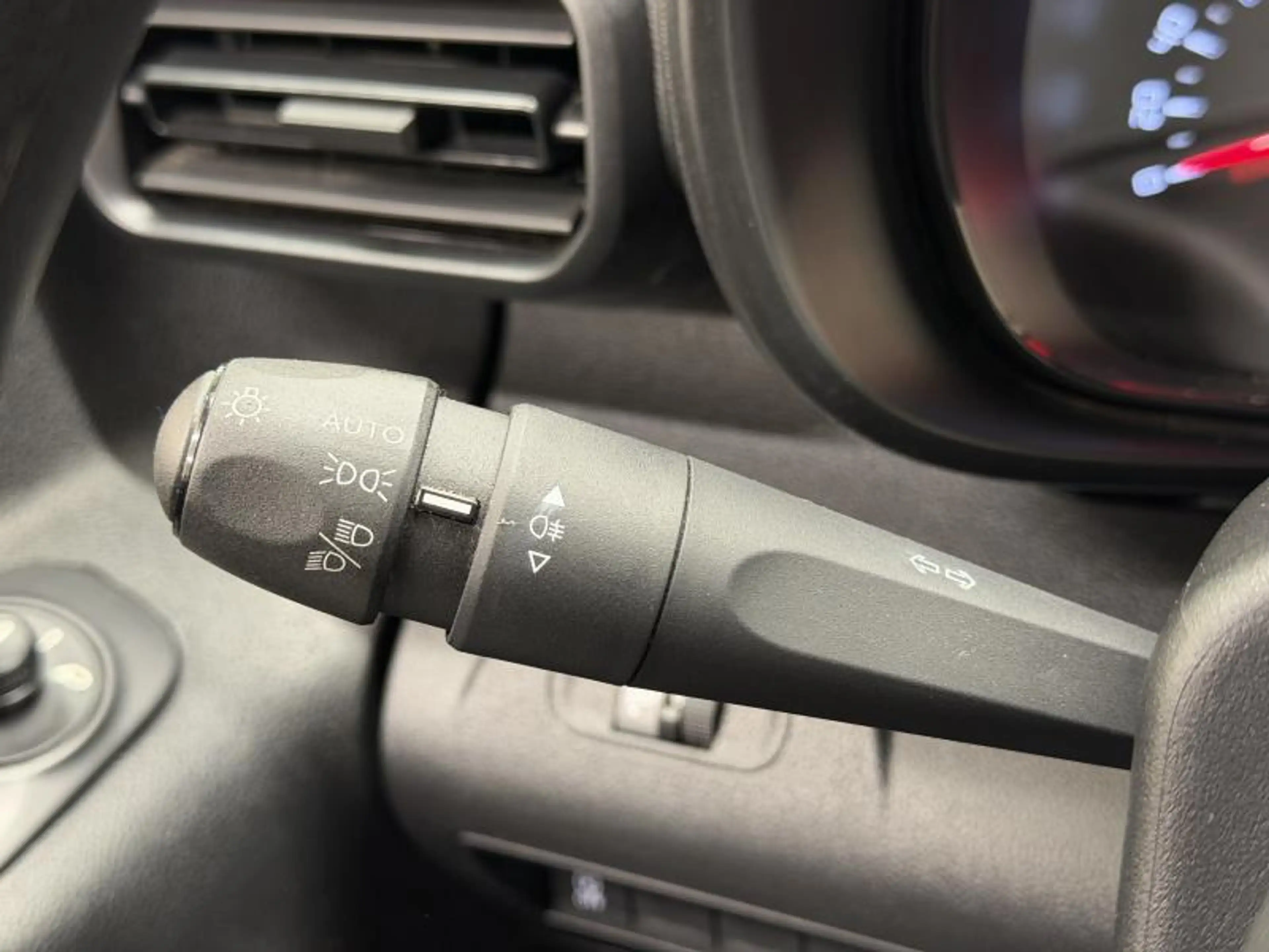 Toyota Proace City Active — photo 15
