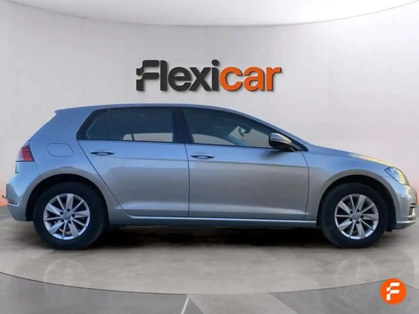 Volkswagen Golf 1.0 TSI Advance 81kW Gris - 2