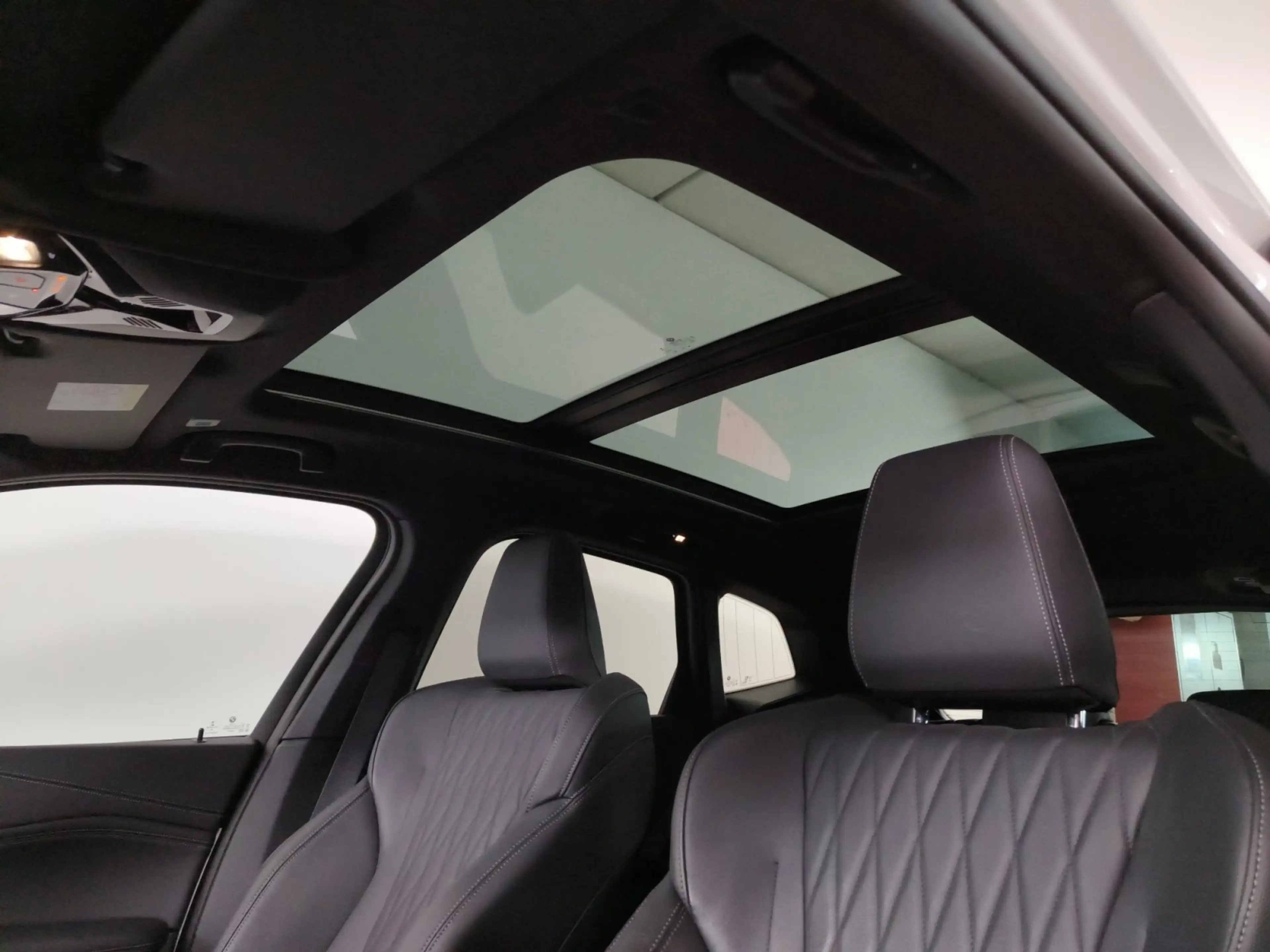 BMW 223 i M Sportpaket — photo 13