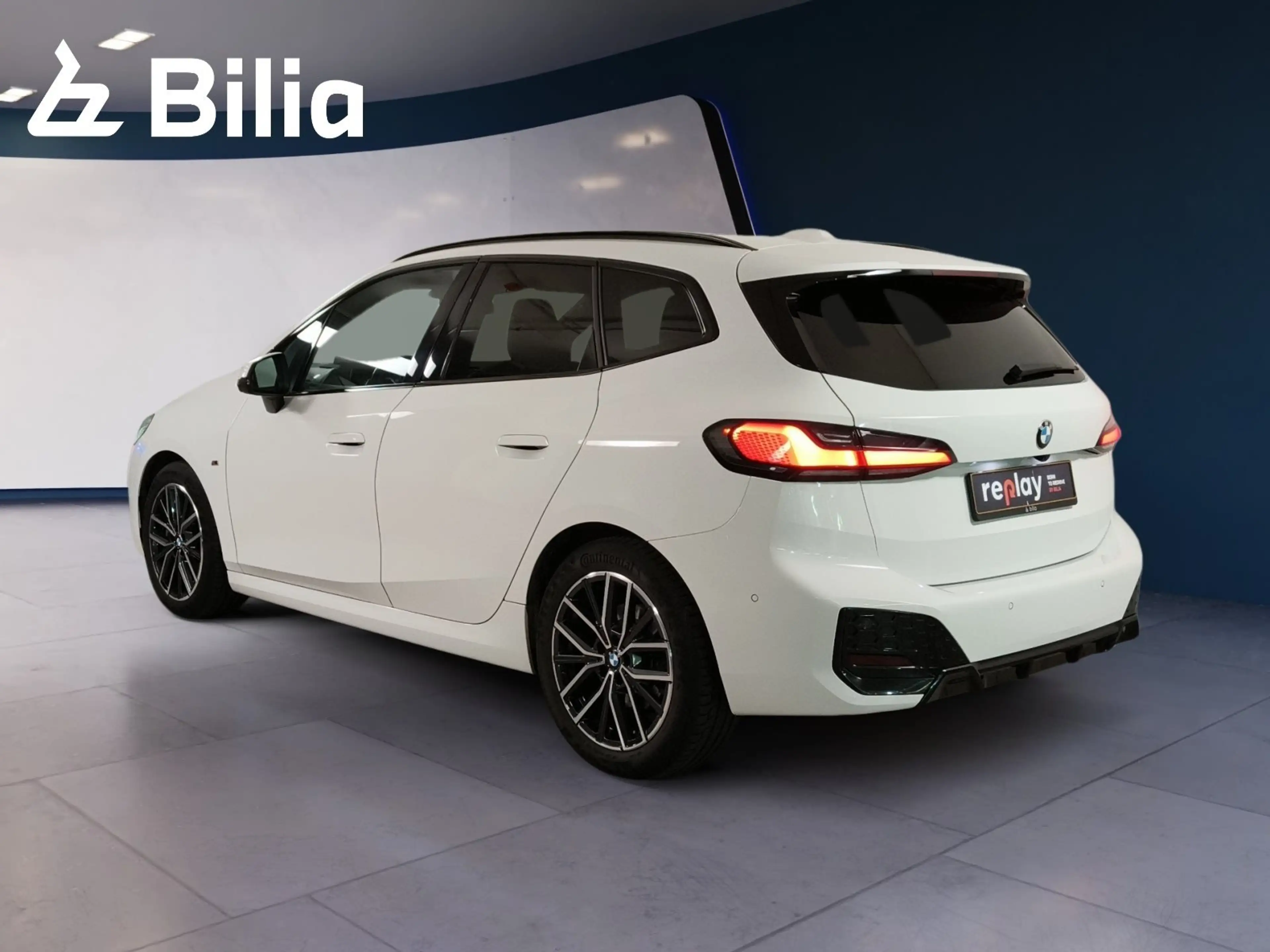 BMW 223 i M Sportpaket — photo 4