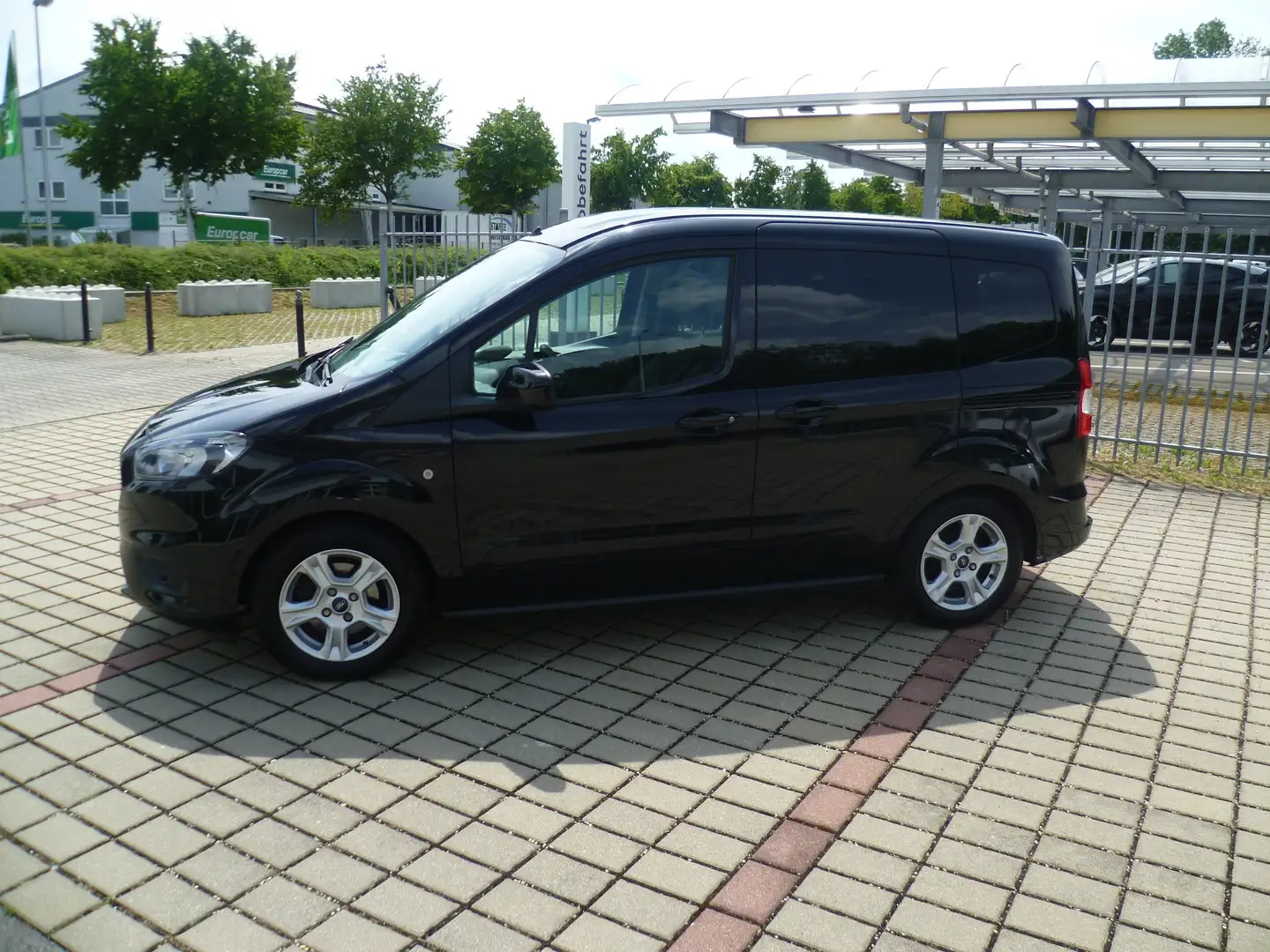 Ford Tourneo Courier 1.0 EcoBoost Trend Schwarz - 2