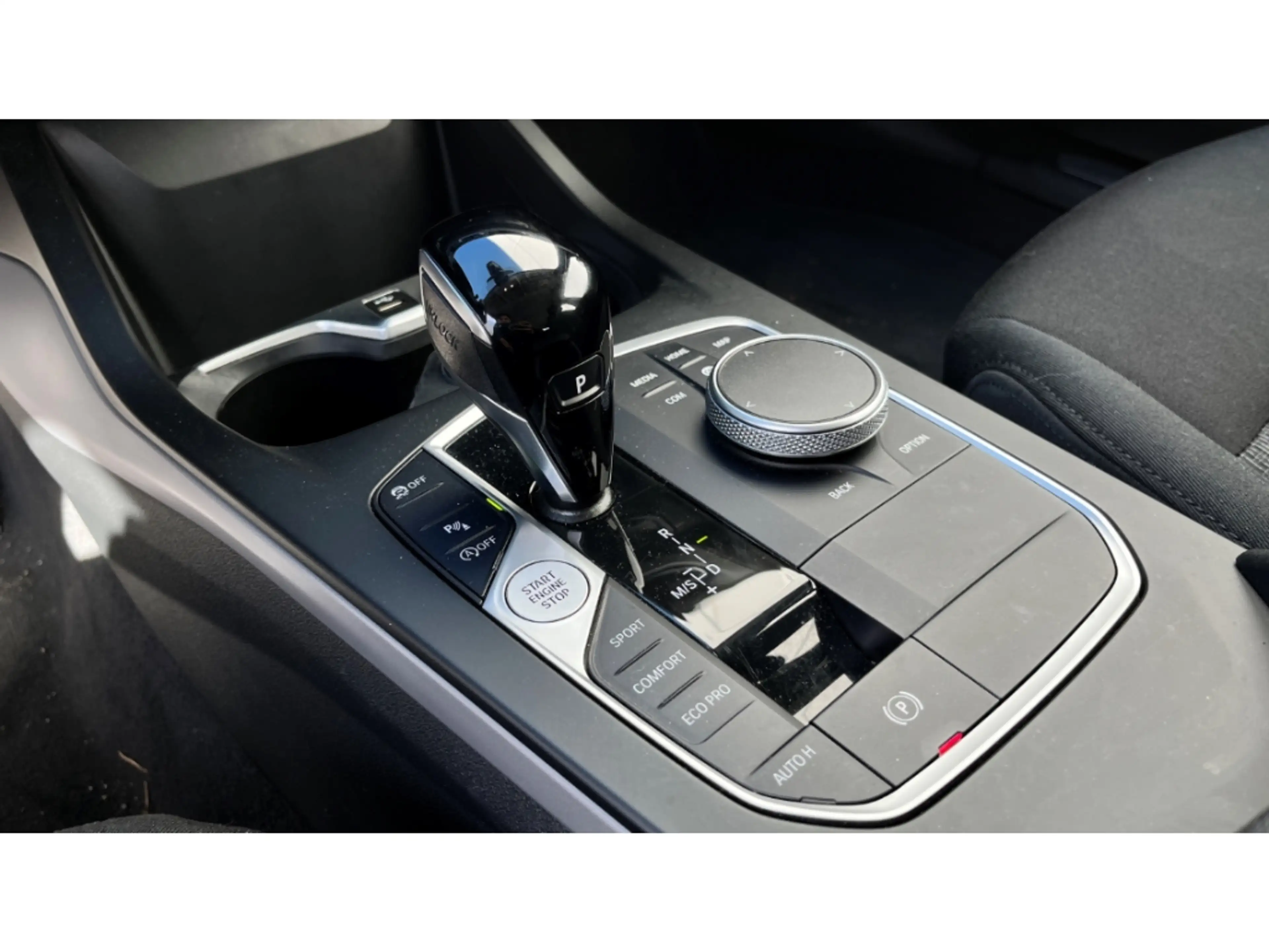 BMW 116 i Navi SHZ Tempomat LED LCProf ActiveG+ — photo 10