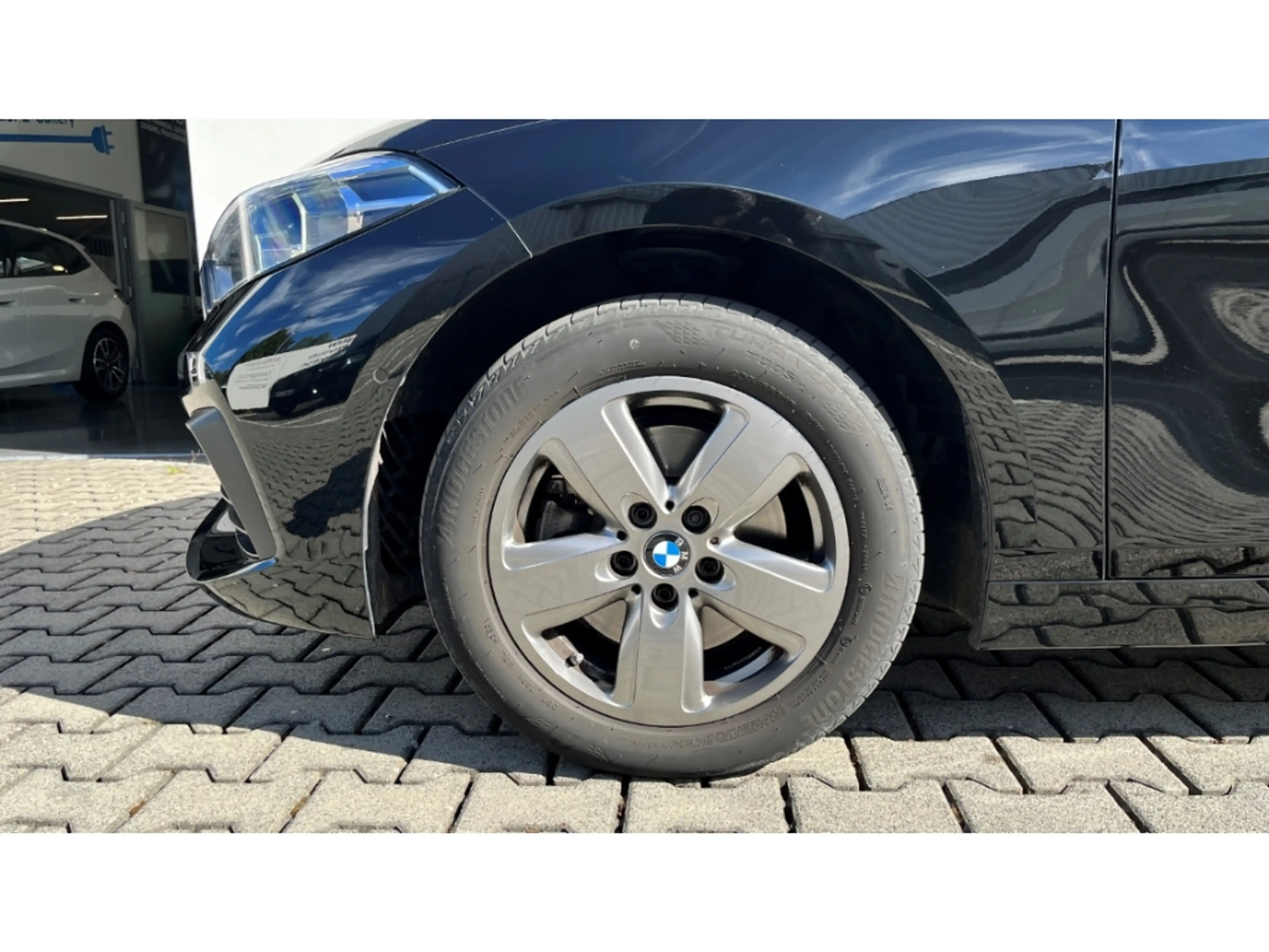 BMW 116 i Navi SHZ Tempomat LED LCProf ActiveG+ — photo 6