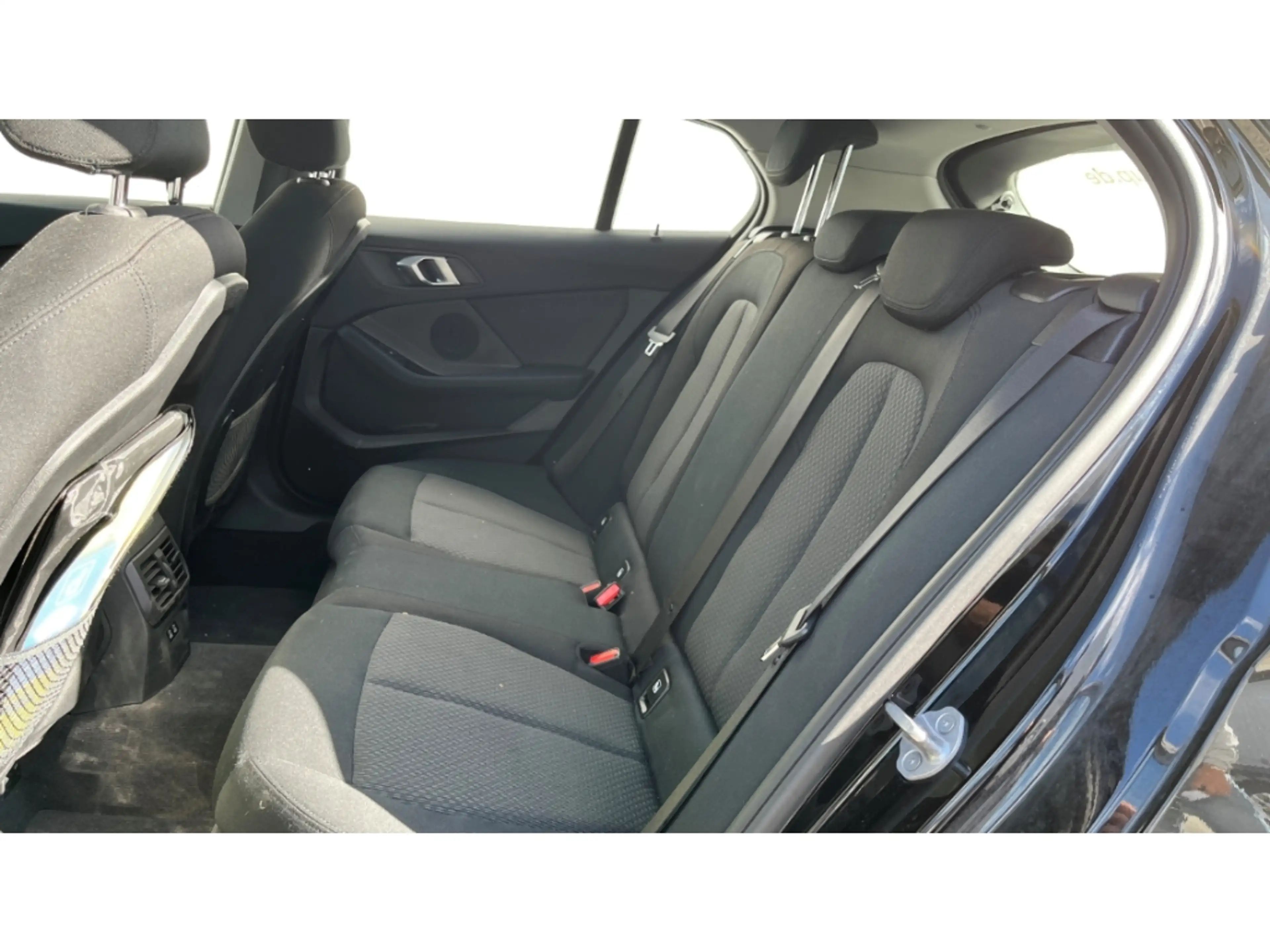BMW 116 i Navi SHZ Tempomat LED LCProf ActiveG+ — photo 12