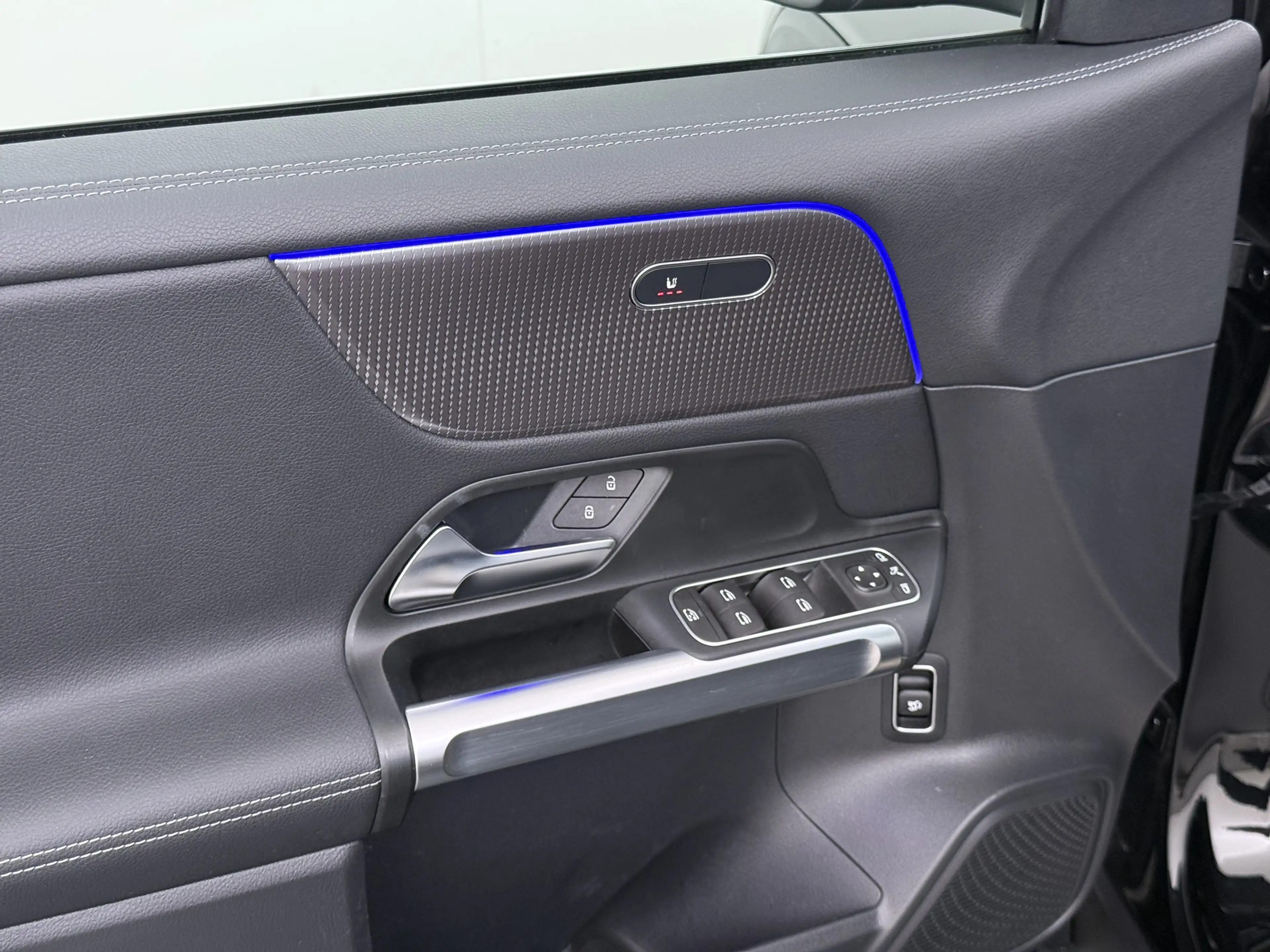 Mercedes-Benz EQB 250 69kWh SOH 97% Camera Apple Carplay Android Auto St — photo 31