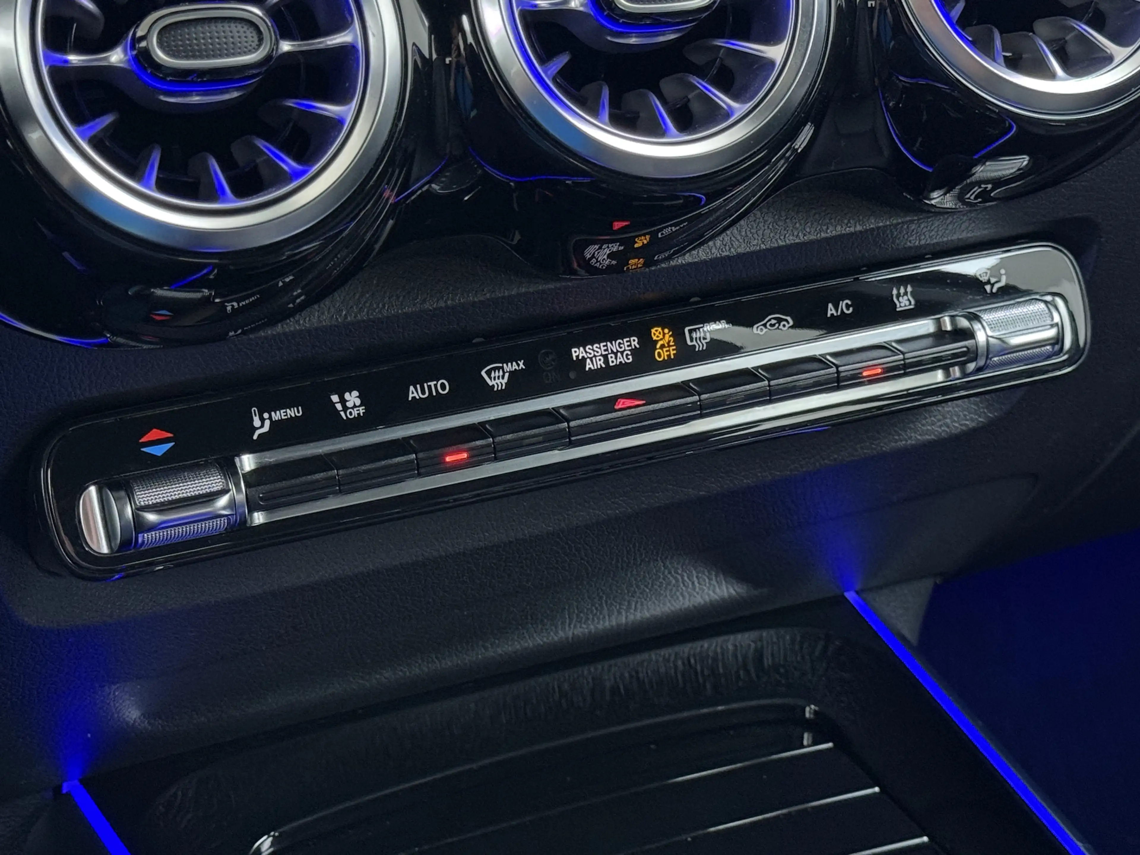 Mercedes-Benz EQB 250 69kWh SOH 97% Camera Apple Carplay Android Auto St — photo 23