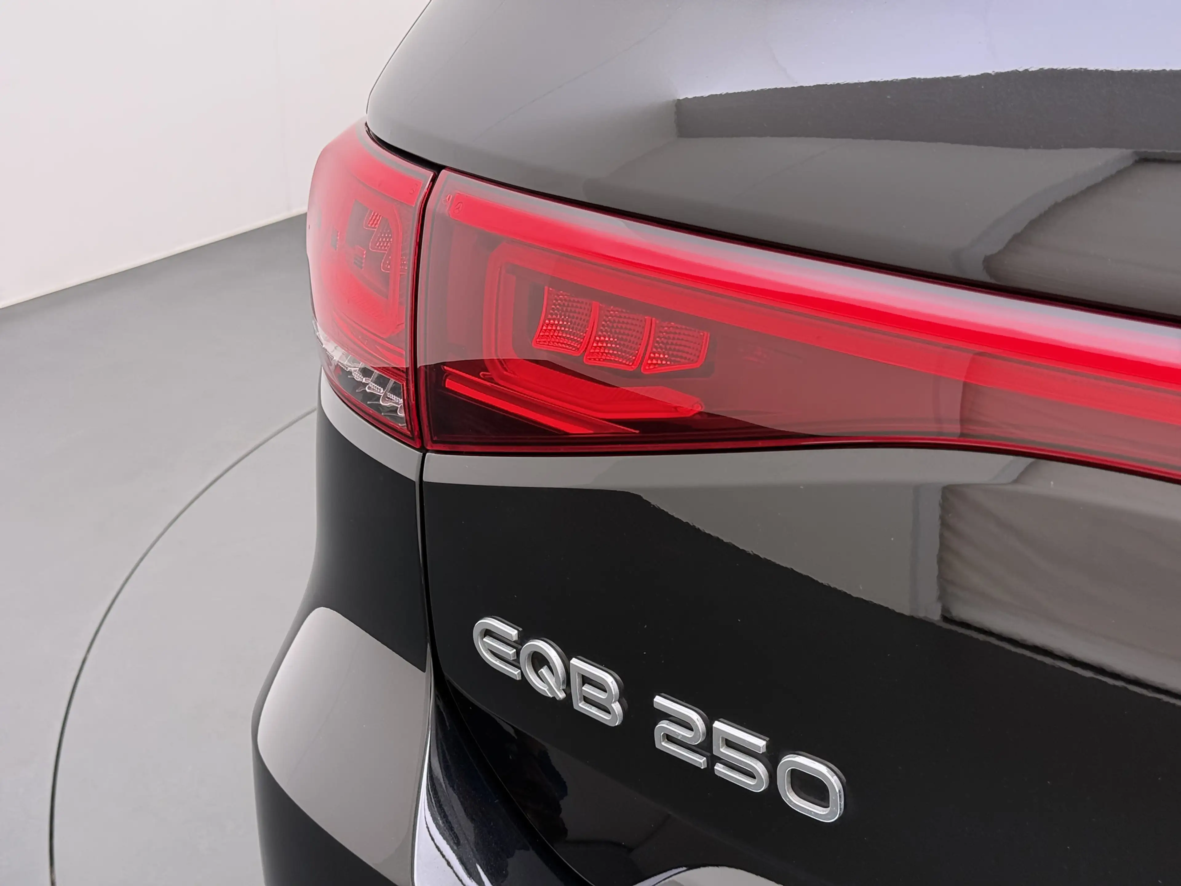 Mercedes-Benz EQB 250 69kWh SOH 97% Camera Apple Carplay Android Auto St — photo 26