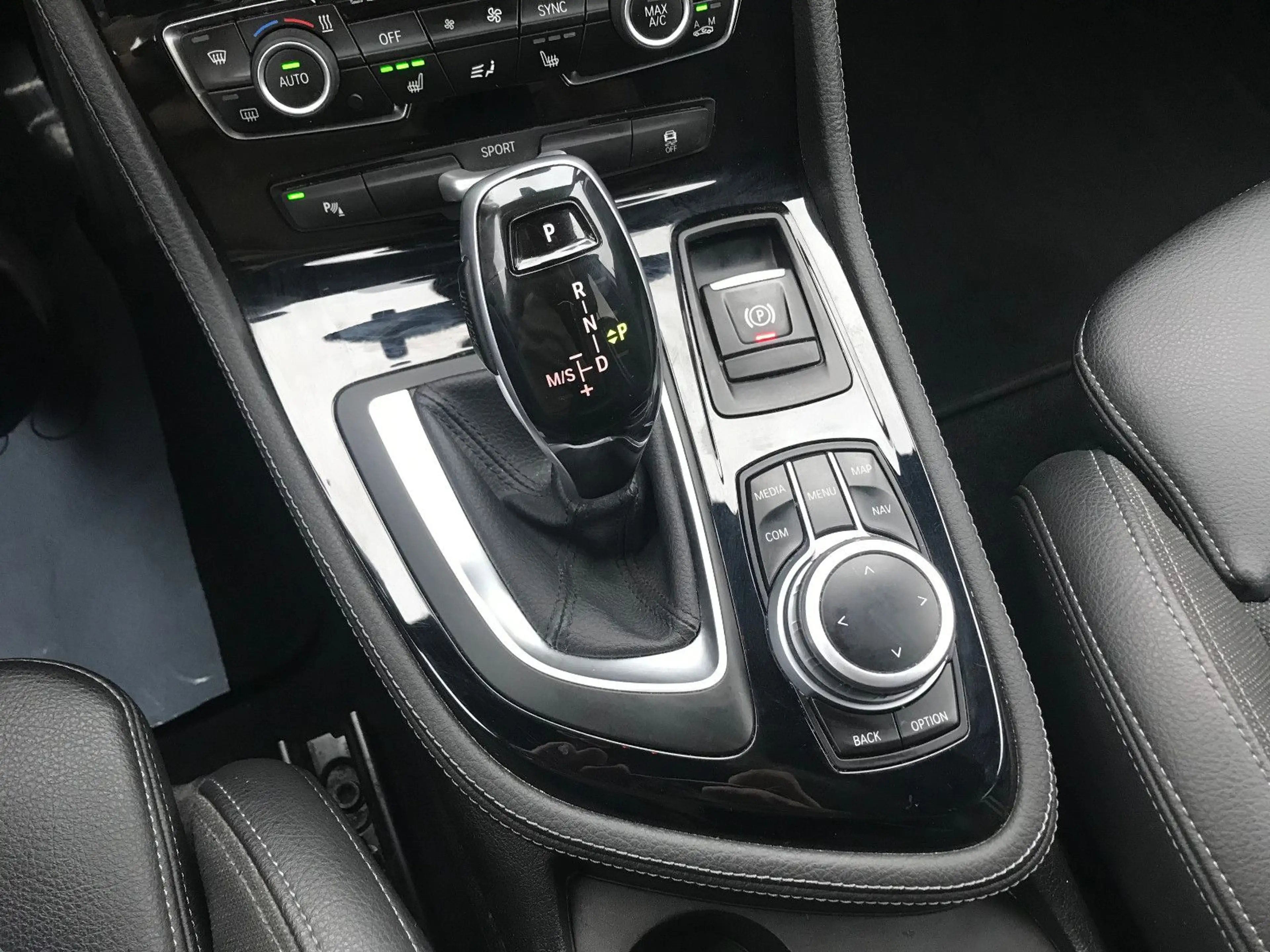 BMW 220 M Sport xDrive Memo HUD AHK ACC — photo 8