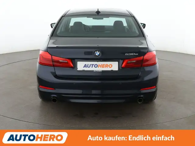 BMW 5 Series view 5