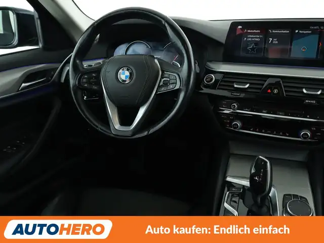 BMW 5 Series view 13