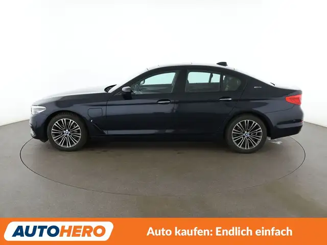 BMW 5 Series view 3