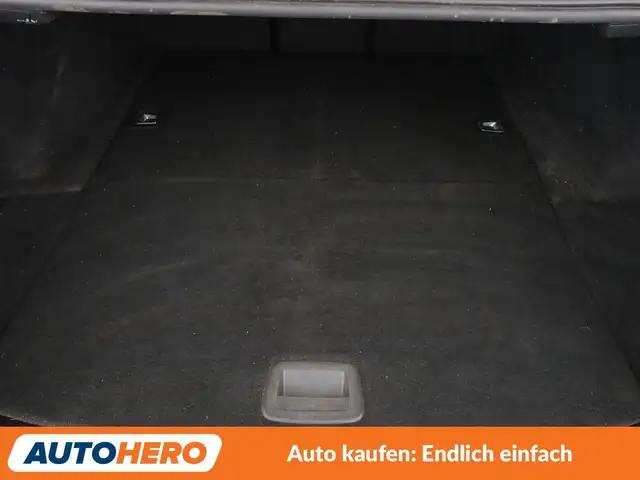 BMW 5 Series view 17