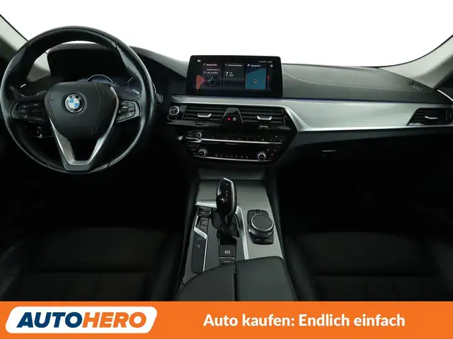 BMW 5 Series view 12
