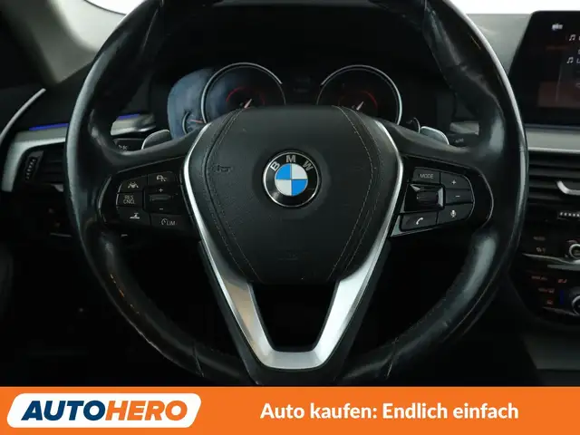 BMW 5 Series view 19