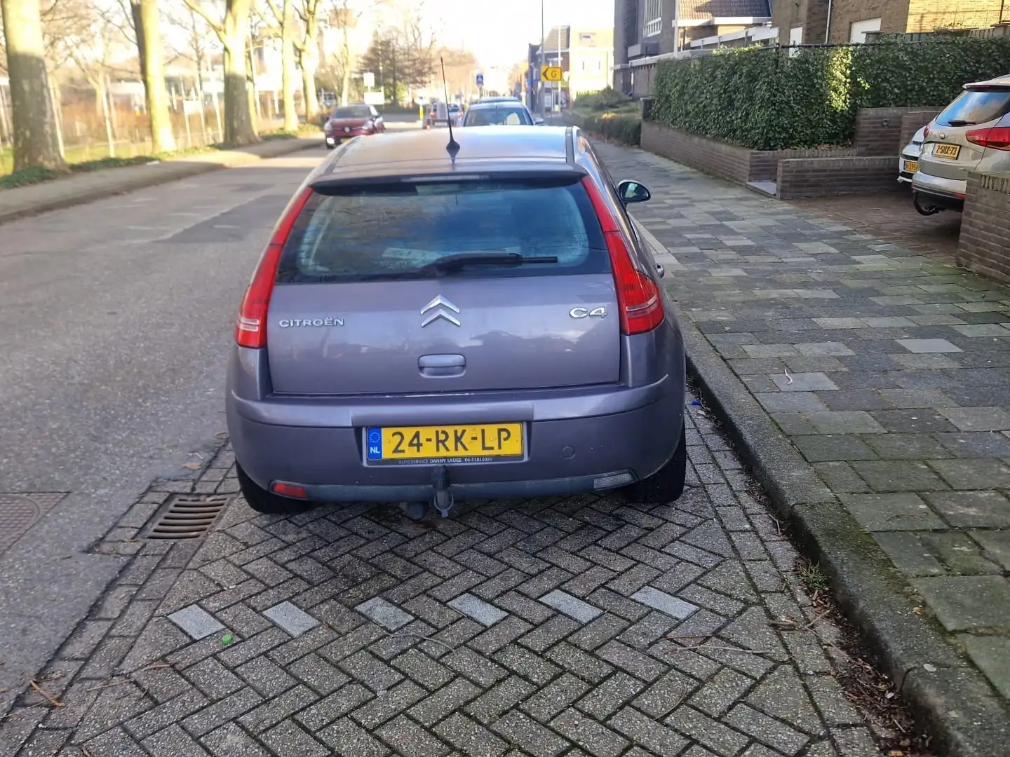 Citroen C4 1.6-16V L. Ambiance Mauve - 2