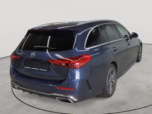Mercedes-Benz C-Class view 4