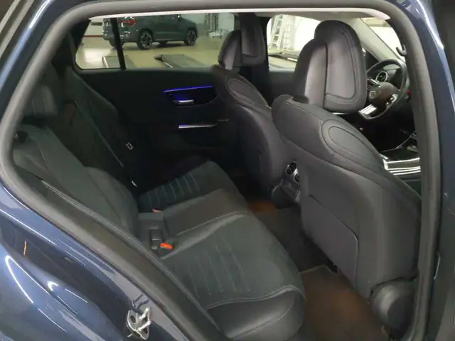 Mercedes-Benz C-Class view 14
