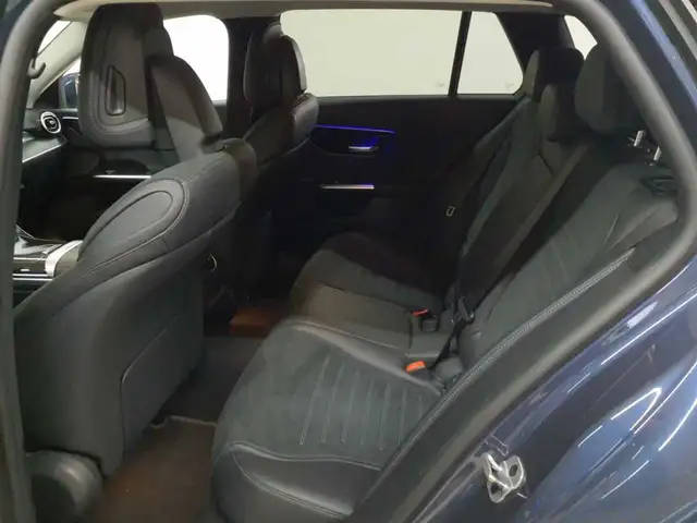 Mercedes-Benz C-Class view 13