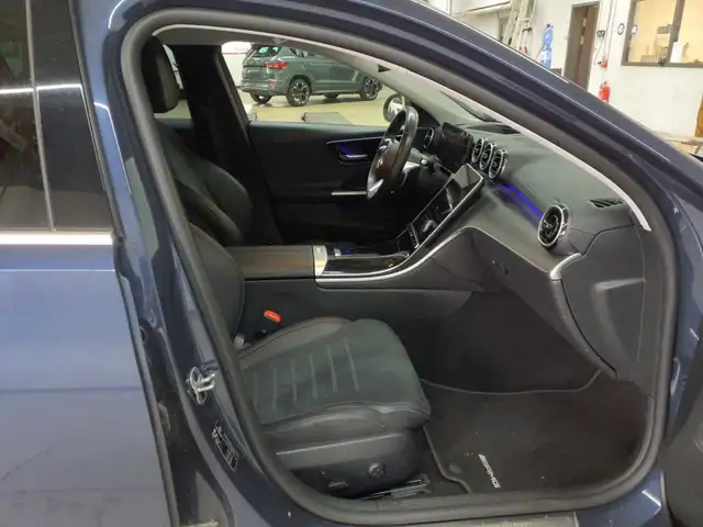 Mercedes-Benz C-Class view 8