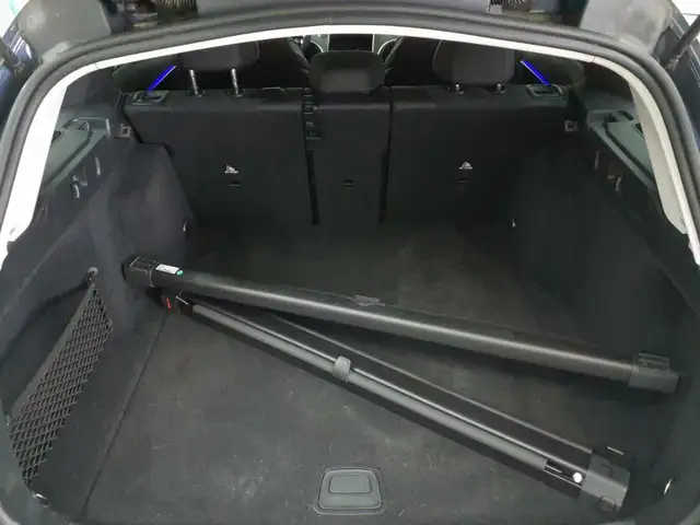 Mercedes-Benz C-Class view 15