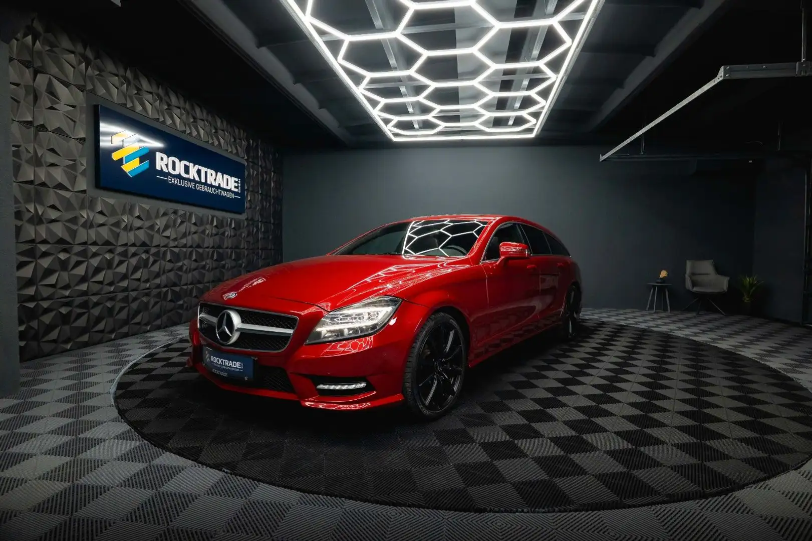 Mercedes-Benz CLS 350 CDI 4Matic Shooting Brake AMG *Designo* Rot - 1