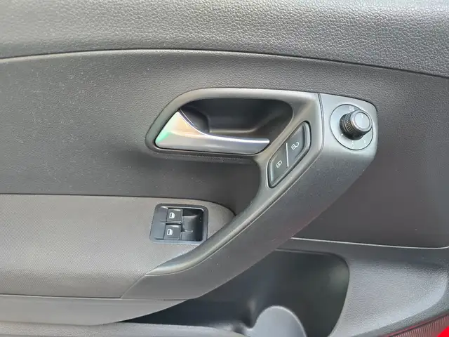 Volkswagen Polo view 13