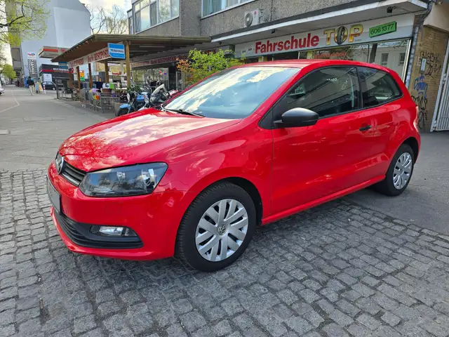 Volkswagen Polo view 2