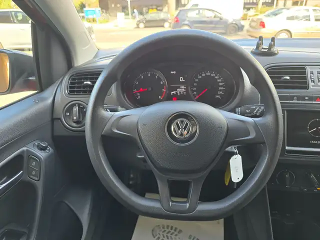Volkswagen Polo view 11